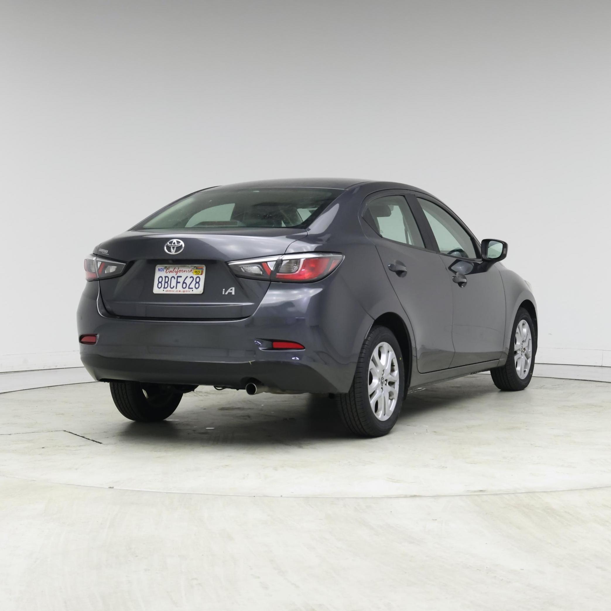 Thumbnail: 2018 Toyota Yaris iA - 8