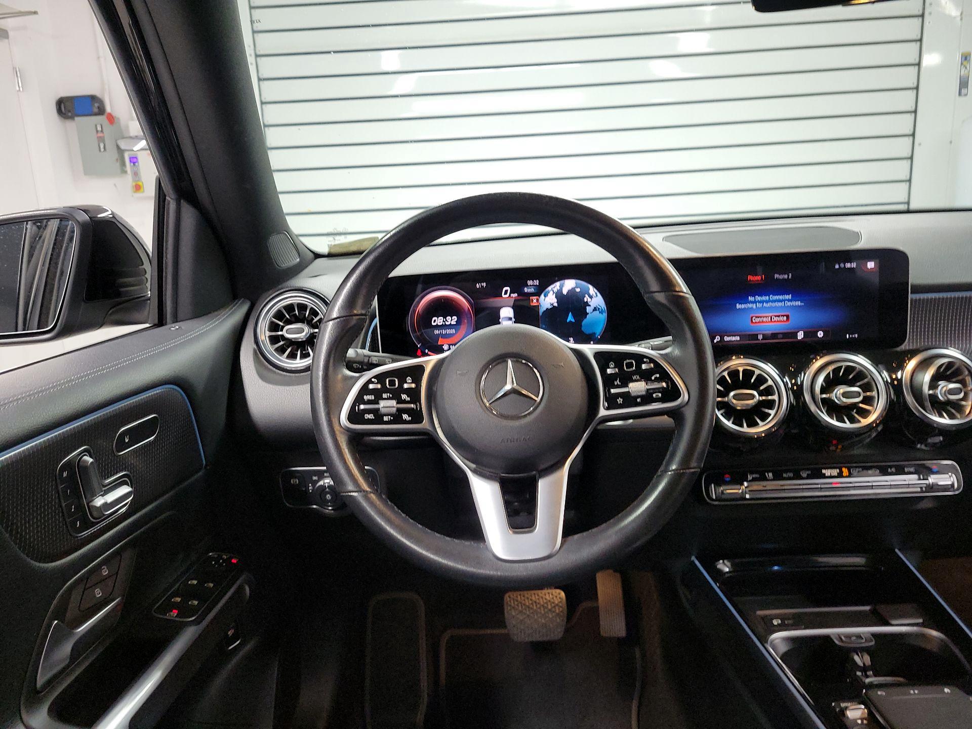 Thumbnail: 2021 Mercedes-Benz GLB - 10