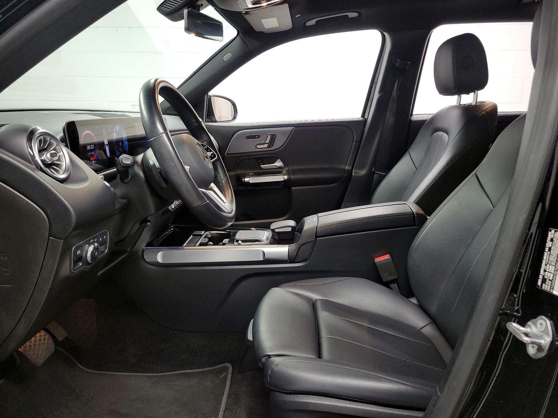 Thumbnail: 2021 Mercedes-Benz GLB - 11