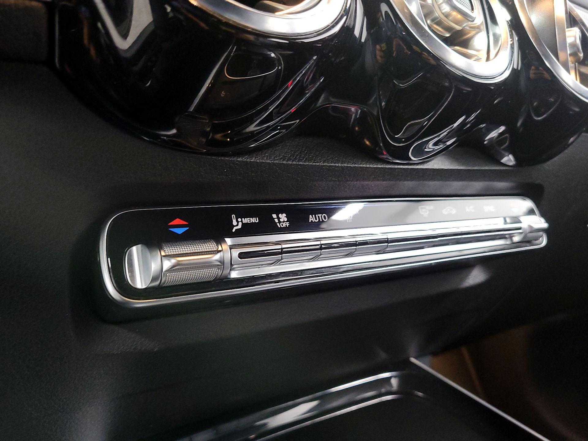 Thumbnail: 2021 Mercedes-Benz GLB - 16