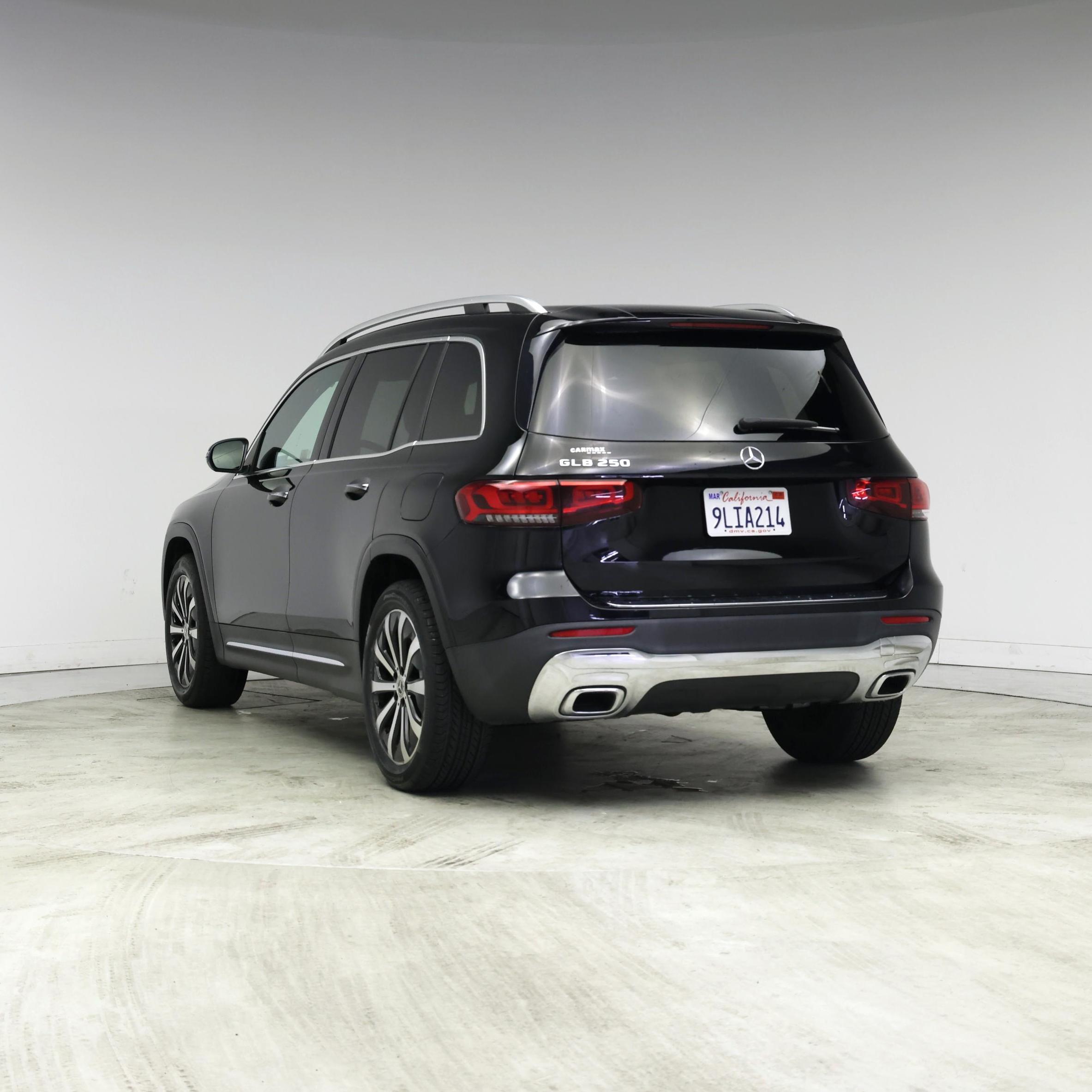 Thumbnail: 2021 Mercedes-Benz GLB - 2