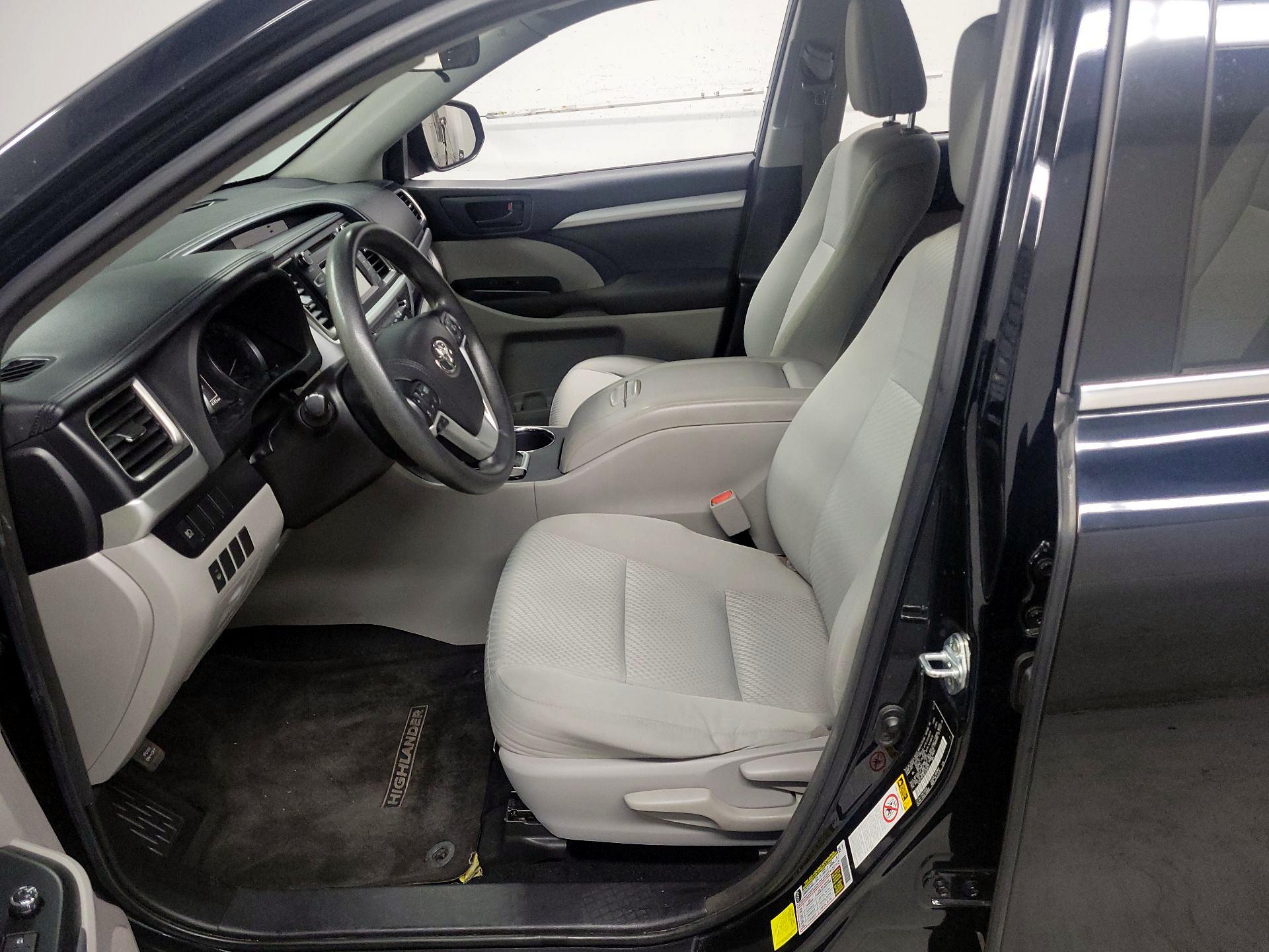 Thumbnail: 2018 Toyota Highlander - 11