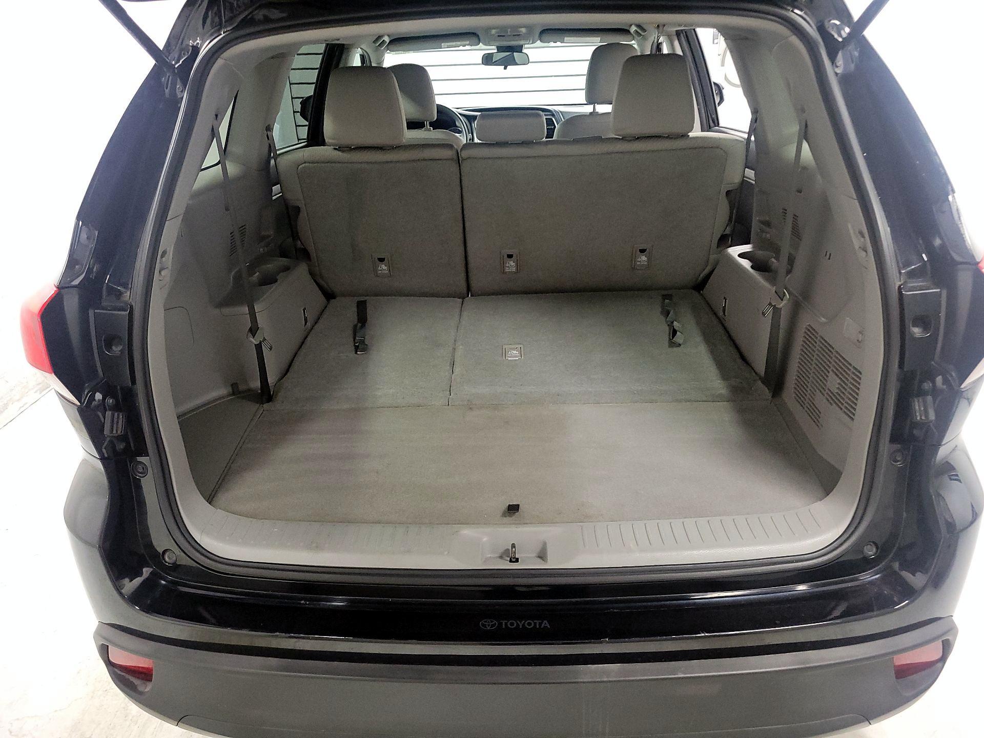 Thumbnail: 2018 Toyota Highlander - 19
