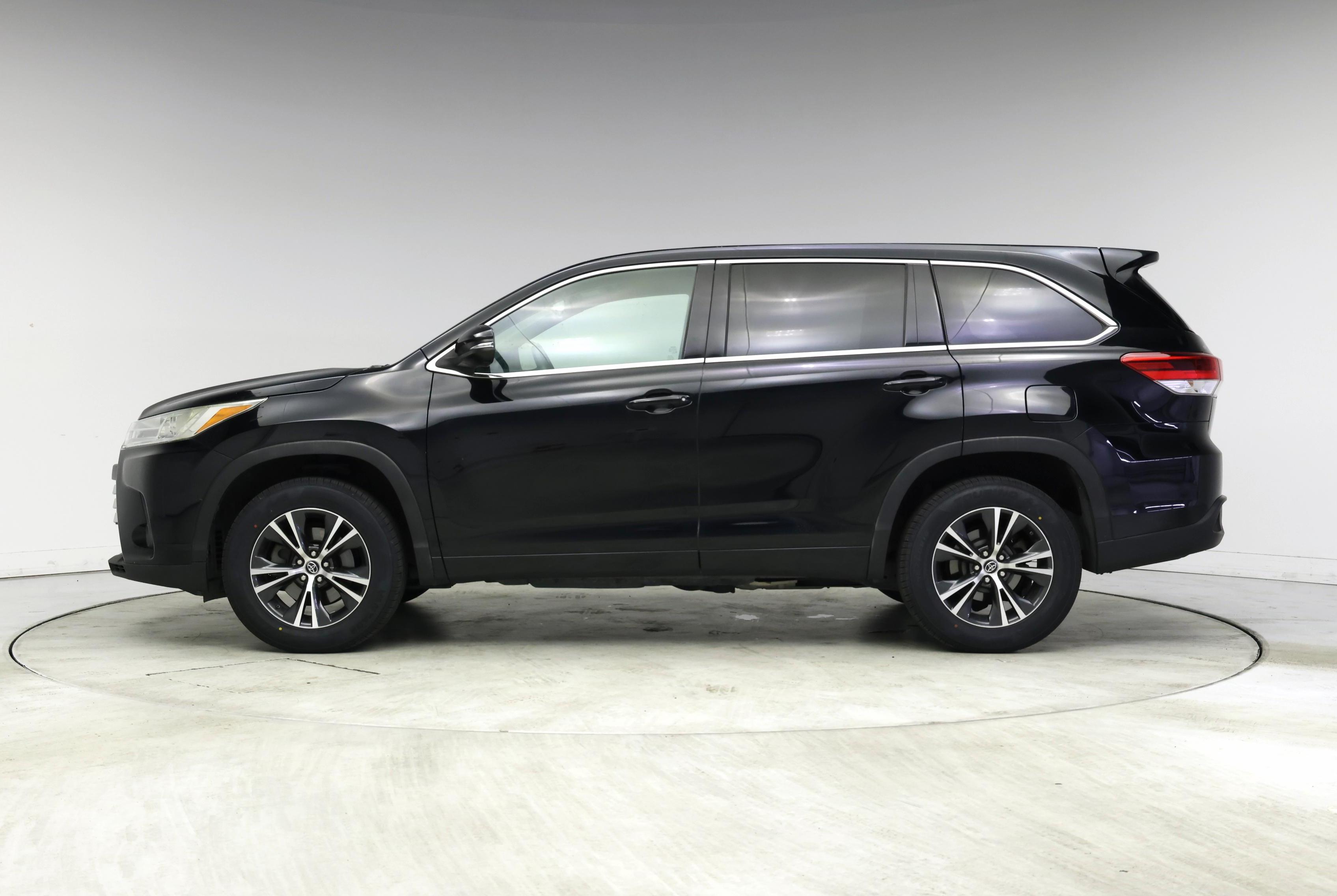 Thumbnail: 2018 Toyota Highlander - 3