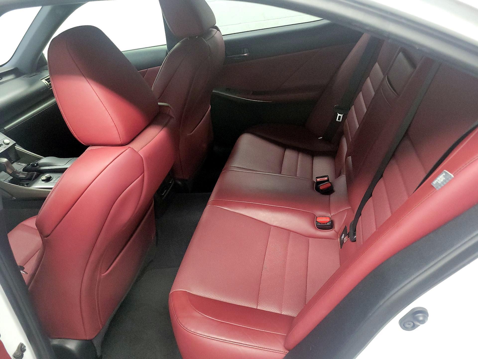 Thumbnail: 2016 Lexus IS - 18