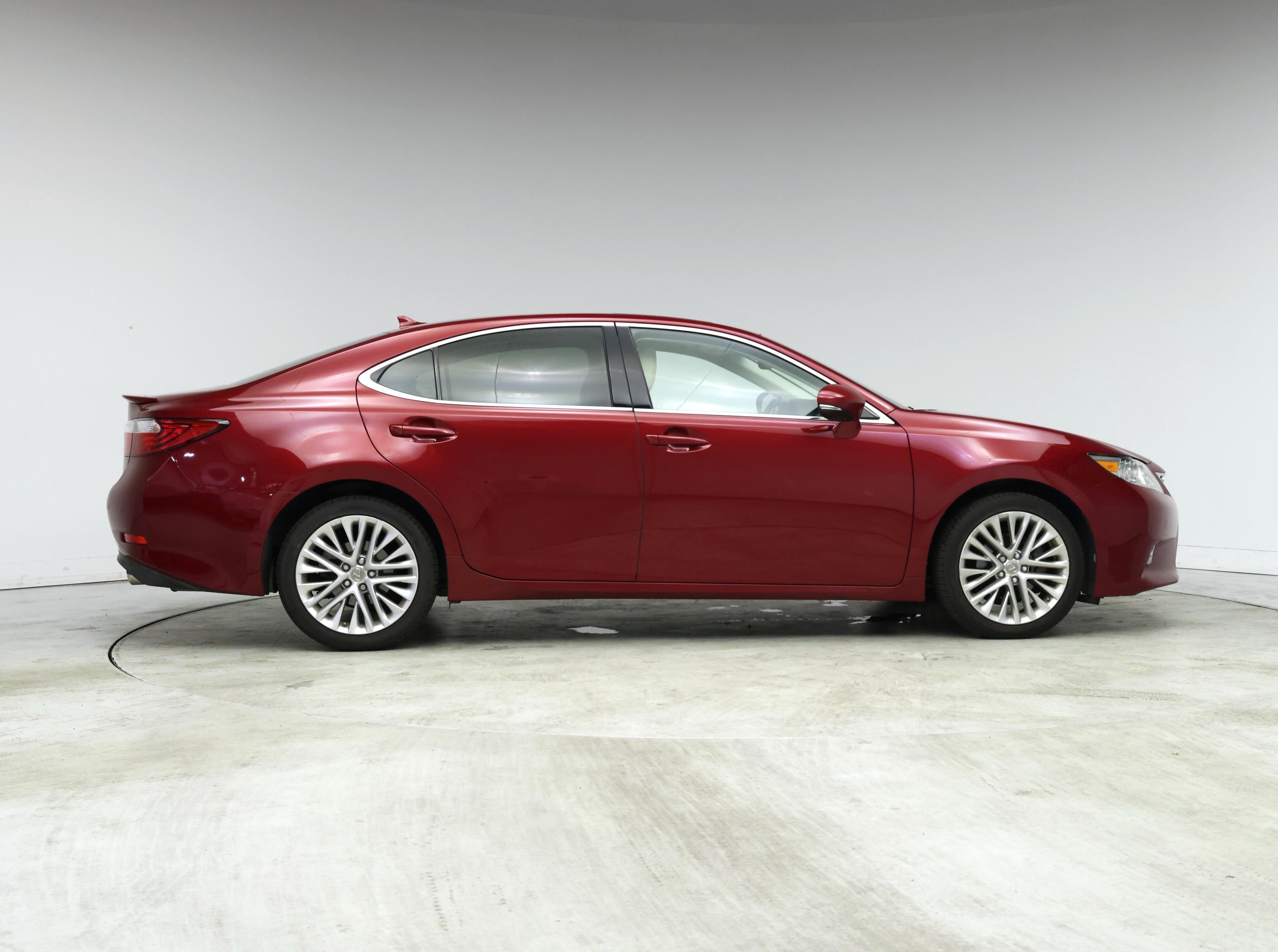 Thumbnail: 2014 Lexus ES - 7