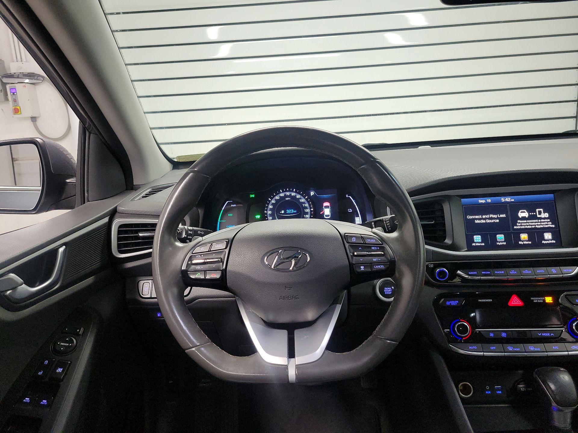 Thumbnail: 2019 Hyundai Ioniq - 10