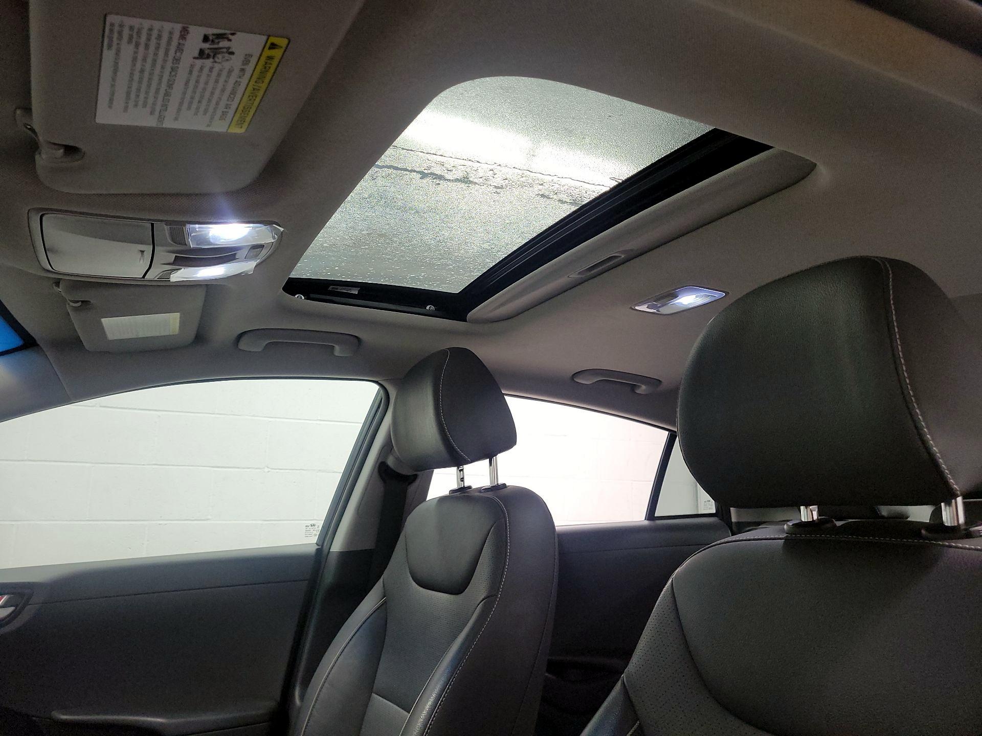 Thumbnail: 2019 Hyundai Ioniq - 18