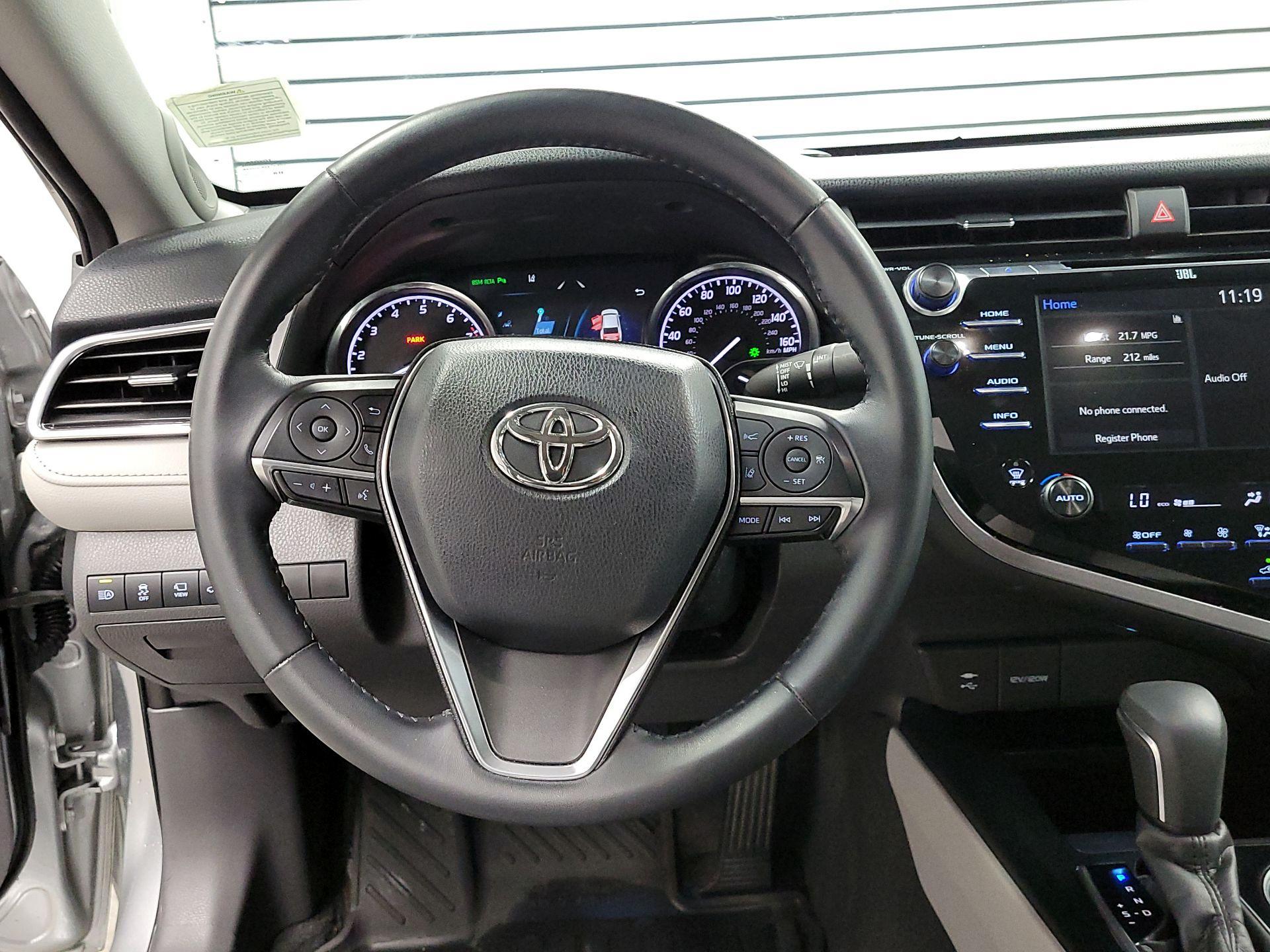Thumbnail: 2018 Toyota Camry - 10