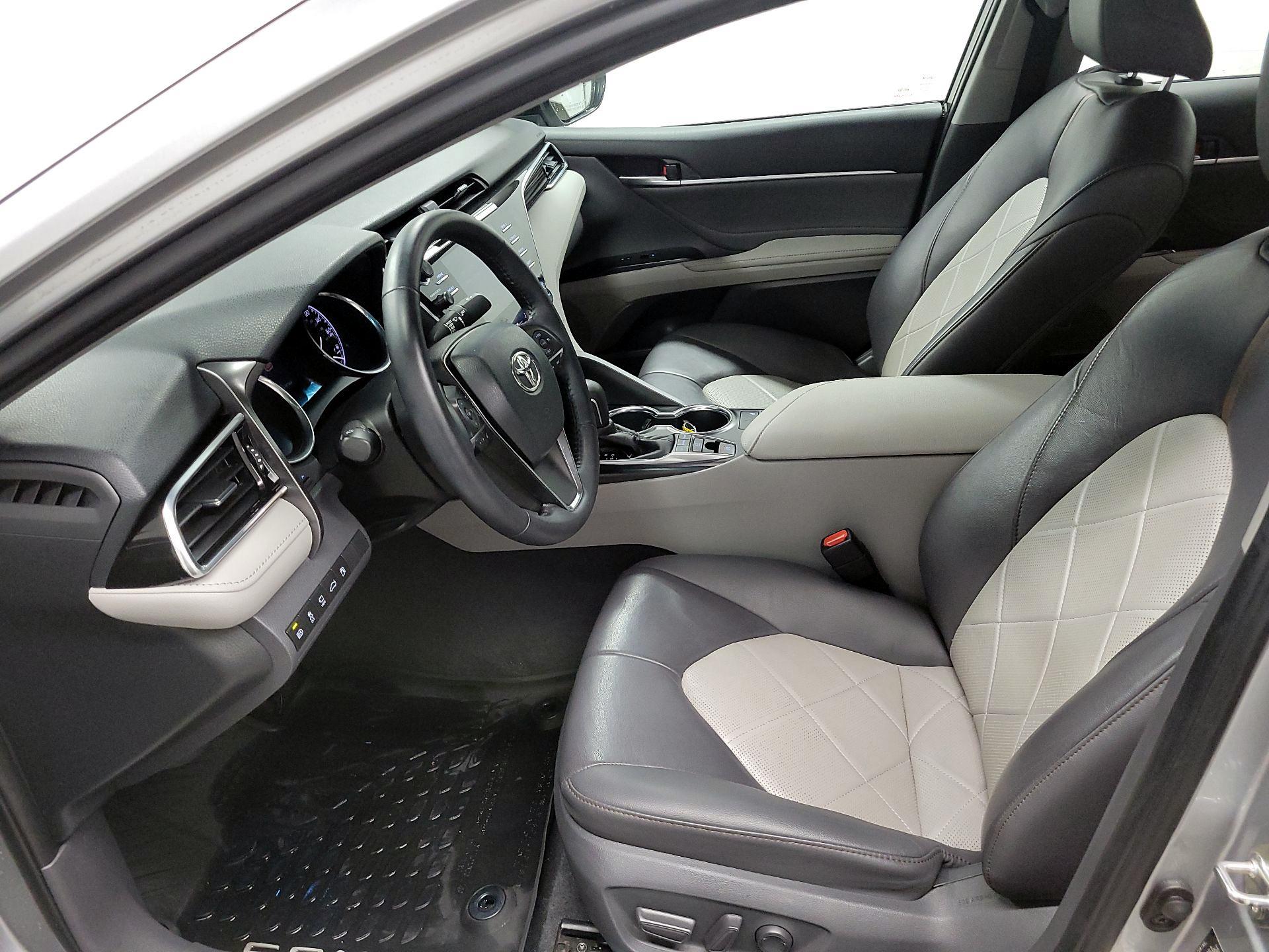 Thumbnail: 2018 Toyota Camry - 11
