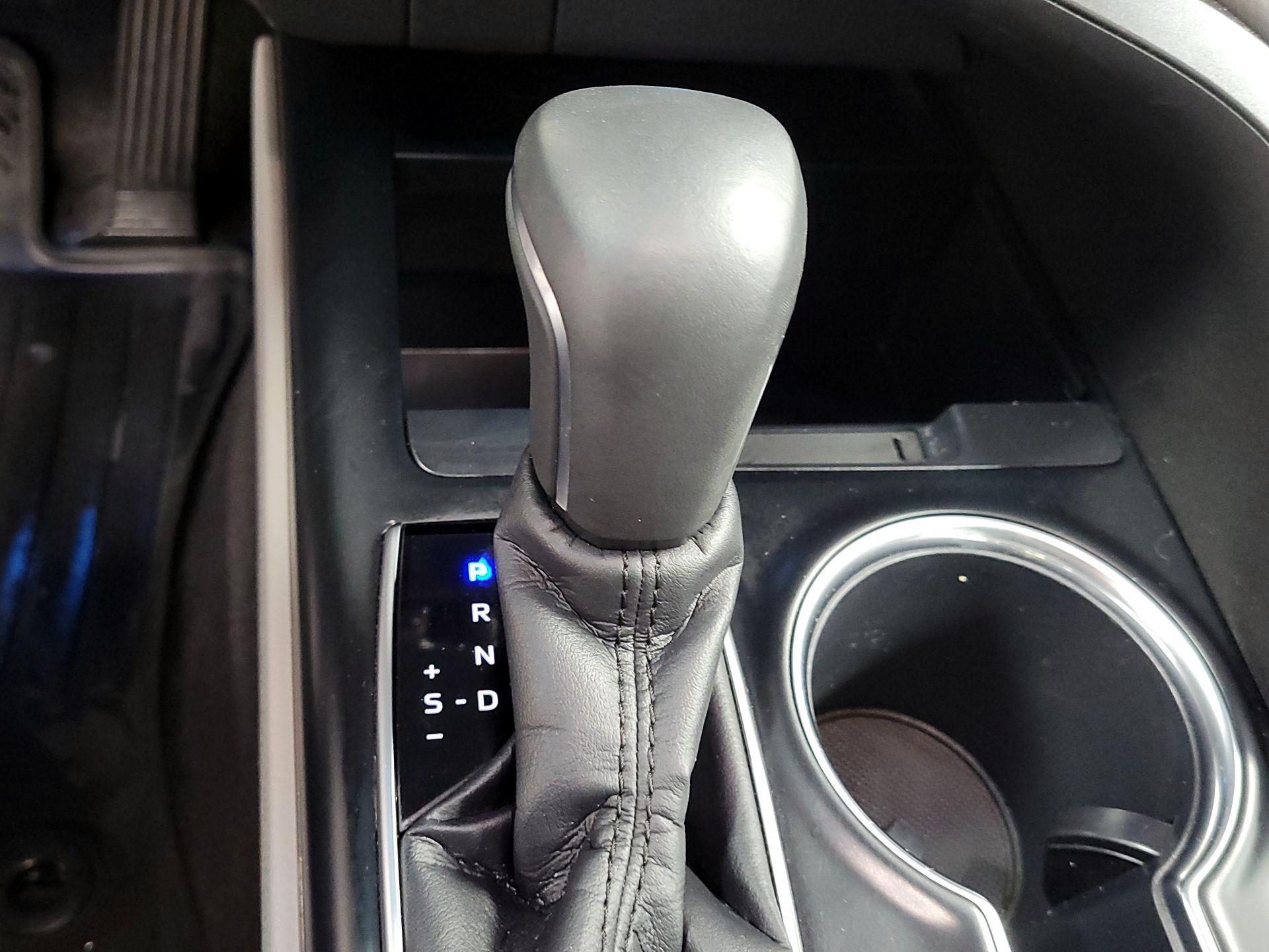 Thumbnail: 2018 Toyota Camry - 17