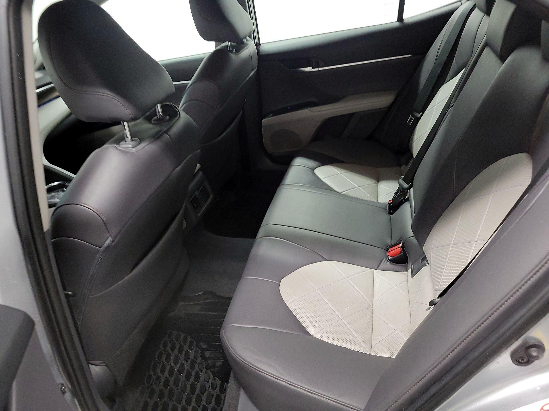 Thumbnail: 2018 Toyota Camry - 18