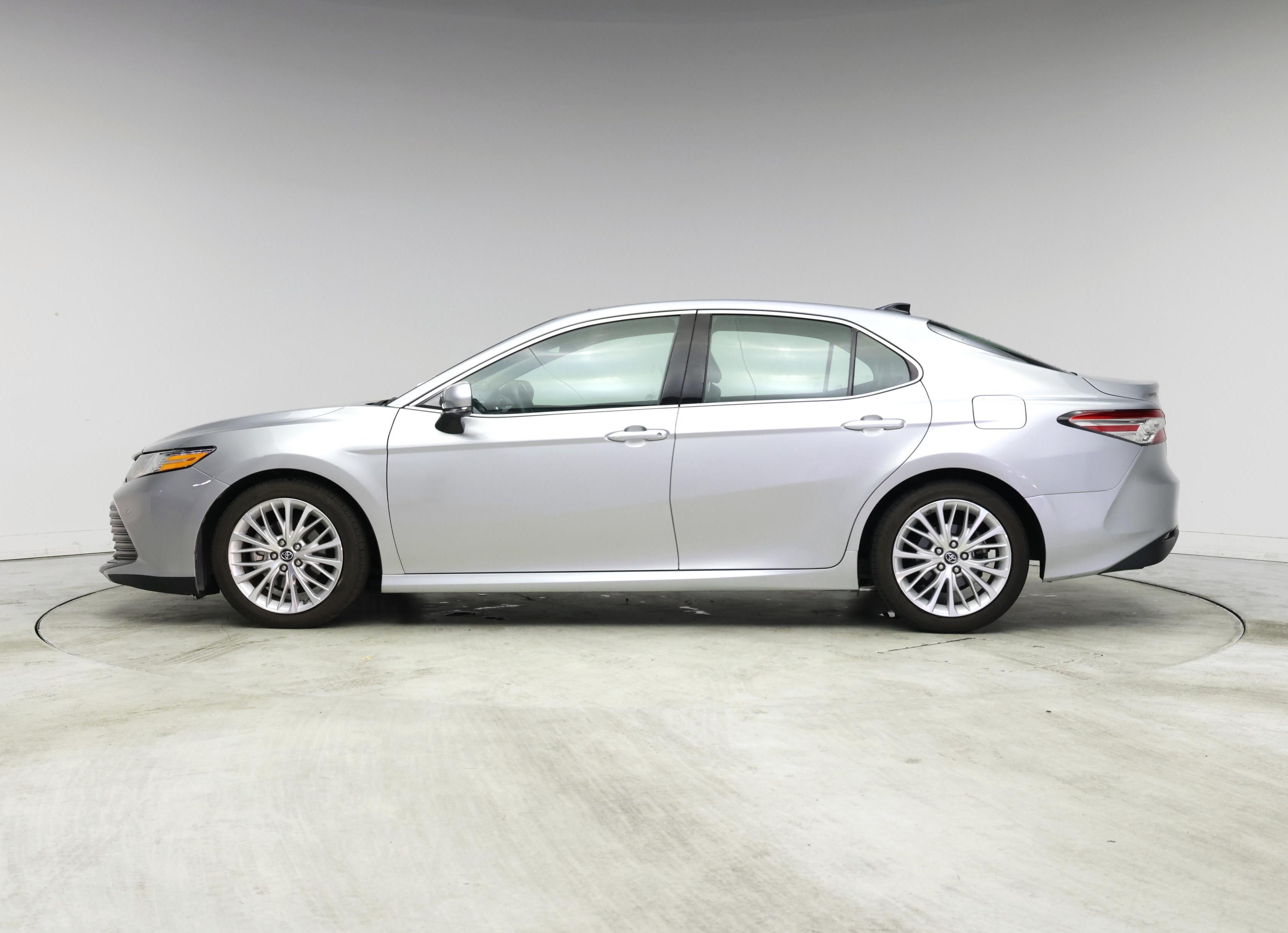 Thumbnail: 2018 Toyota Camry - 3