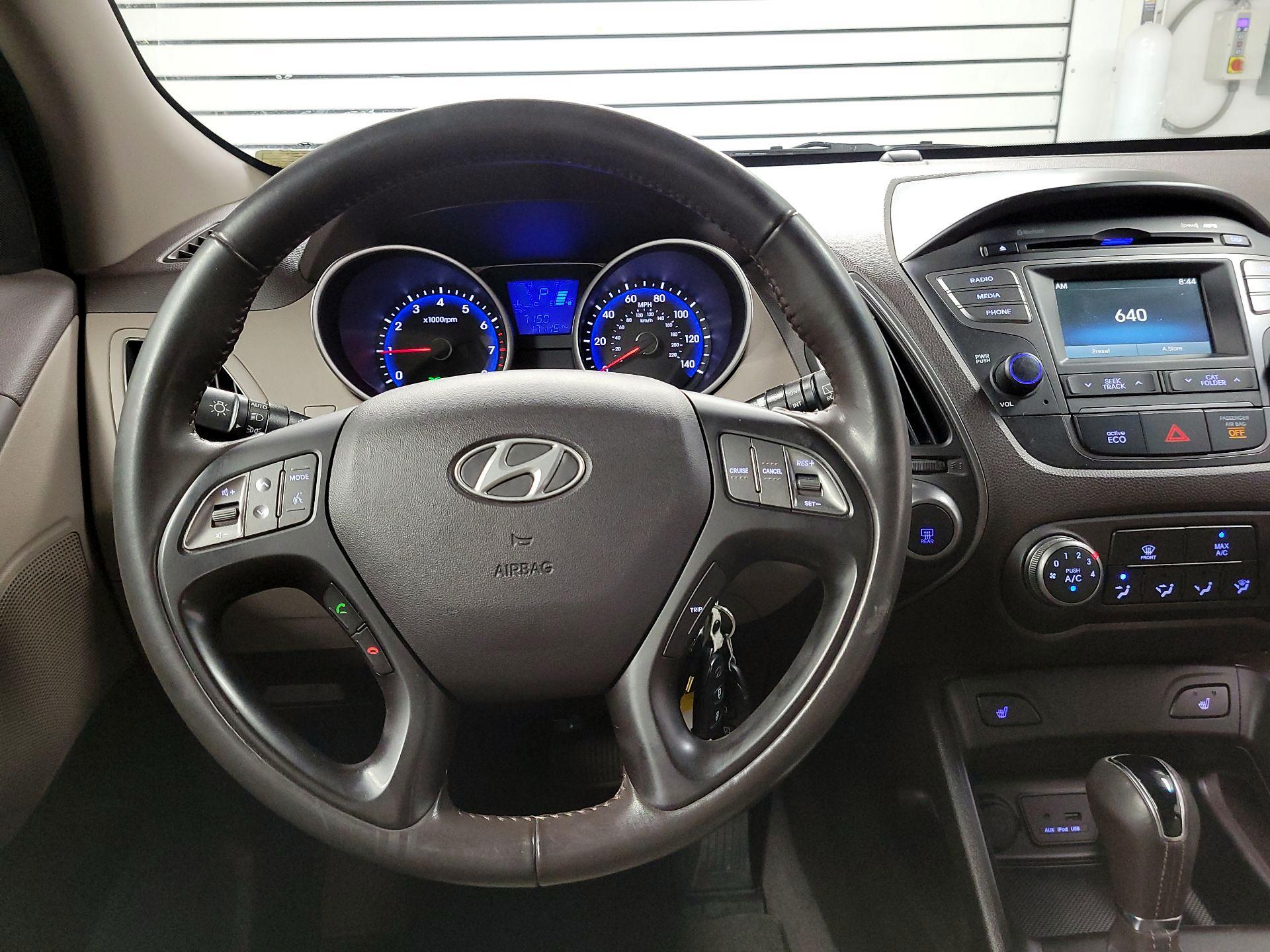 Thumbnail: 2014 Hyundai Tucson - 10