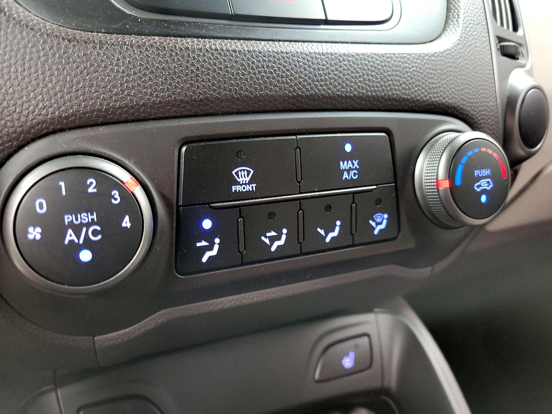 Thumbnail: 2014 Hyundai Tucson - 16