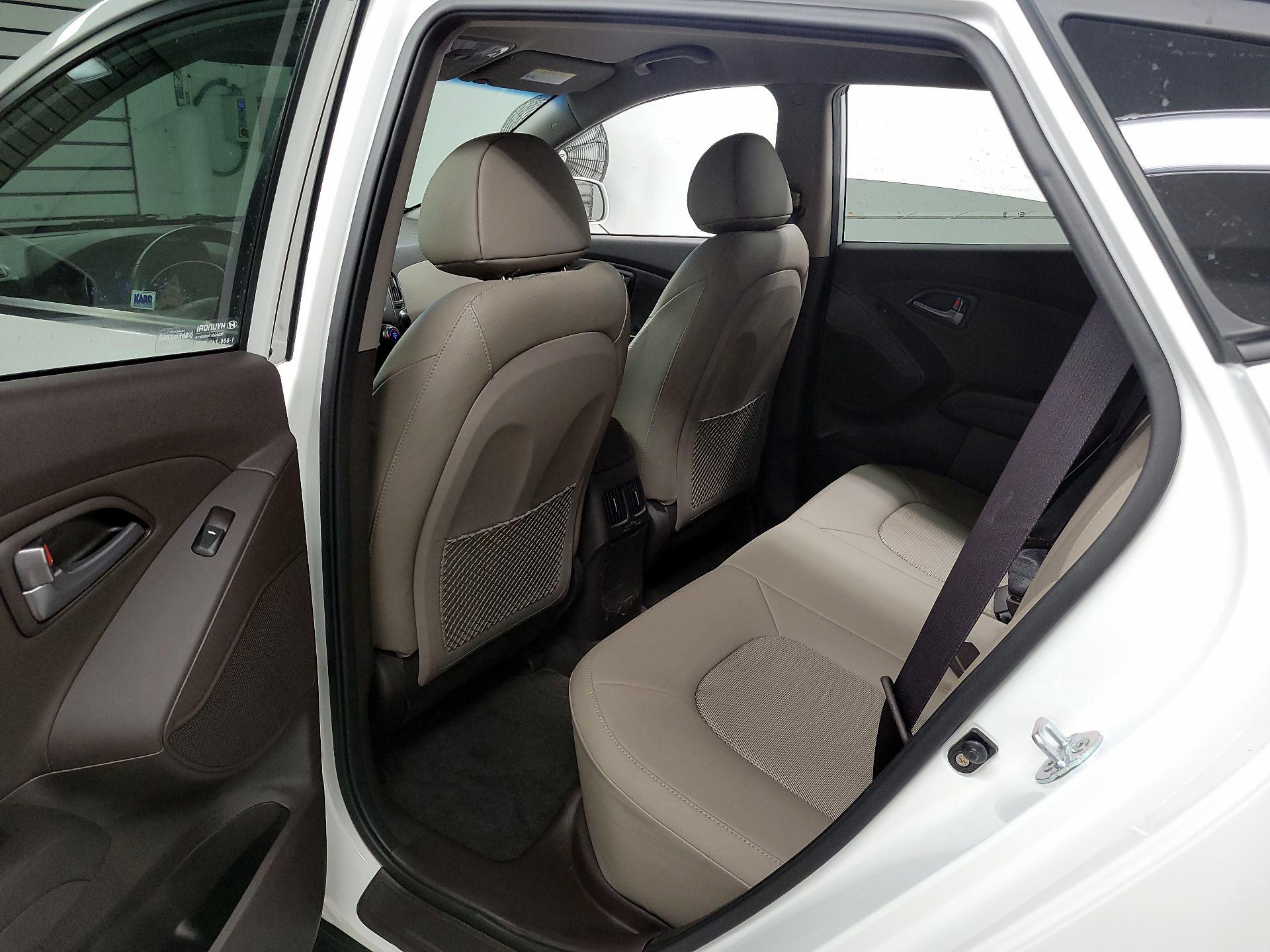 Thumbnail: 2014 Hyundai Tucson - 19