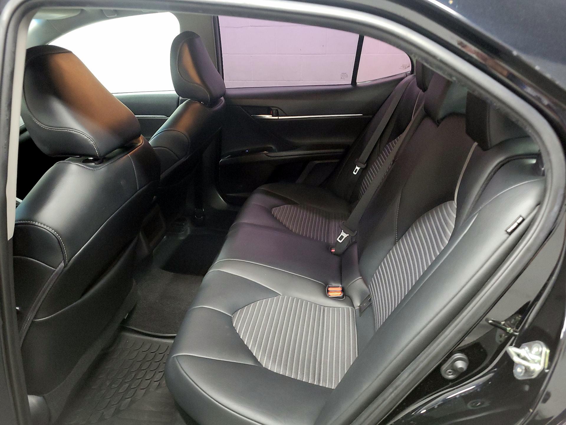 Thumbnail: 2020 Toyota Camry - 17