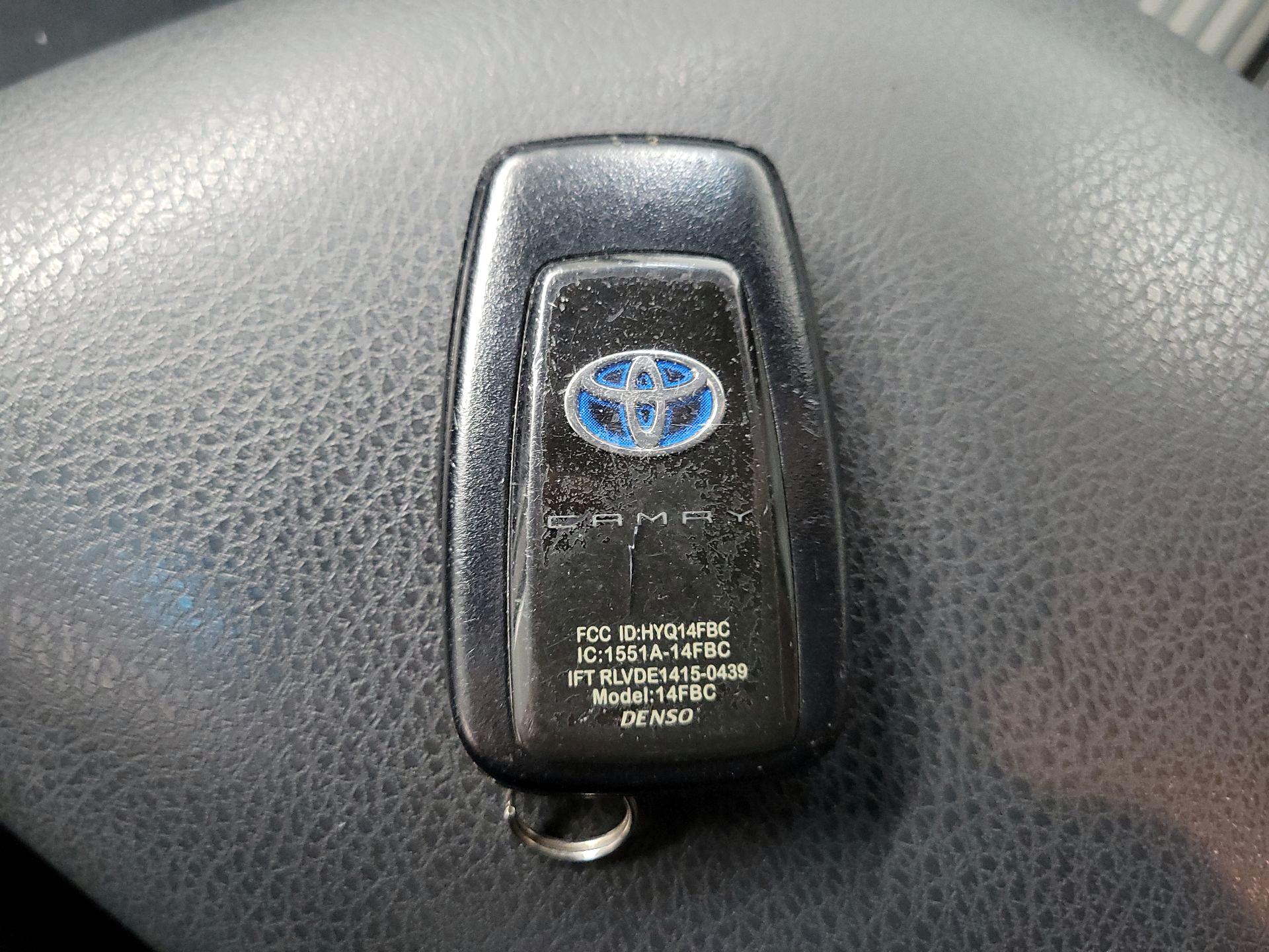 Thumbnail: 2020 Toyota Camry - 20
