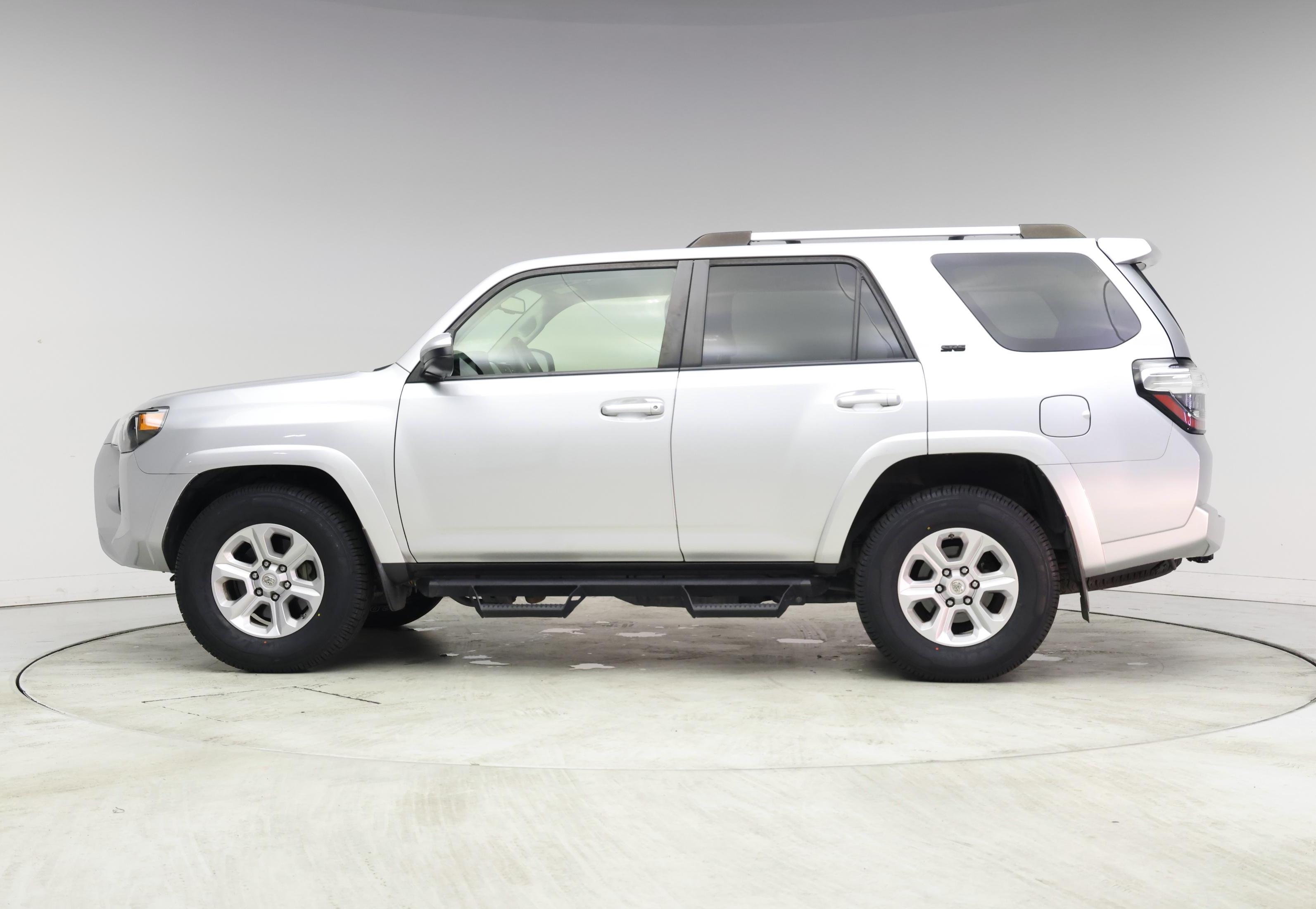 Thumbnail: 2021 Toyota 4Runner - 3