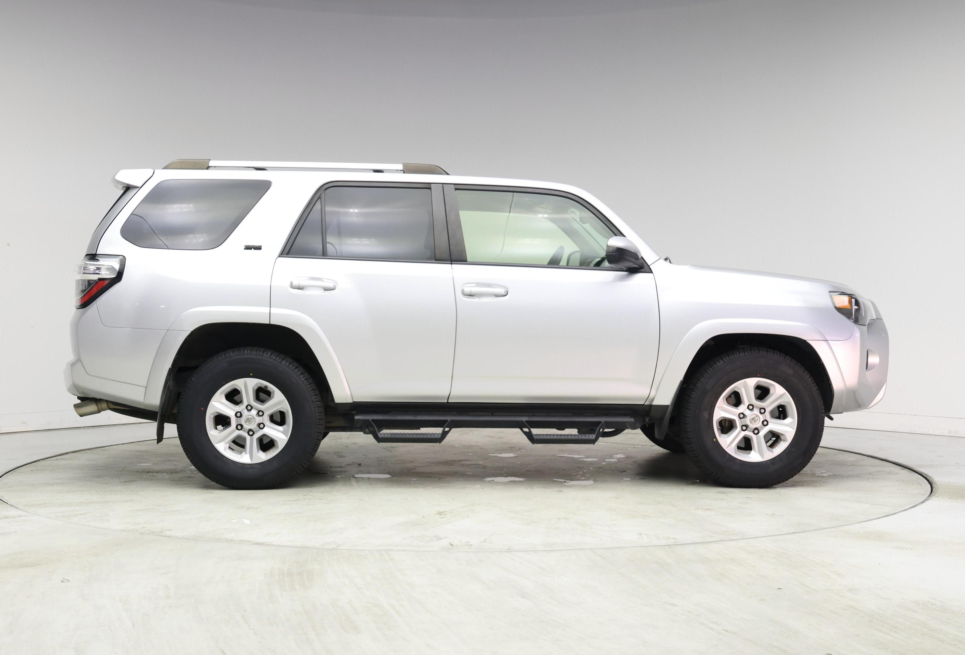 Thumbnail: 2021 Toyota 4Runner - 7