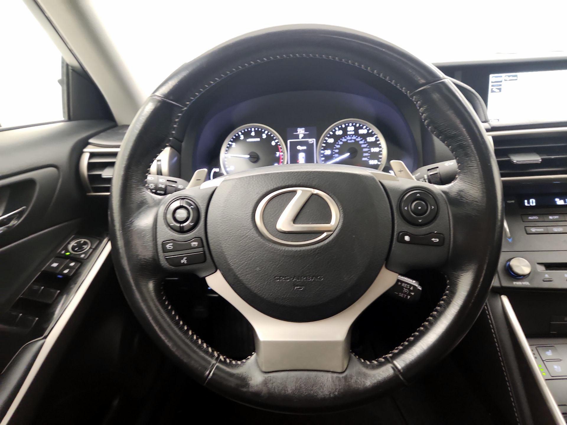Thumbnail: 2015 Lexus IS - 10