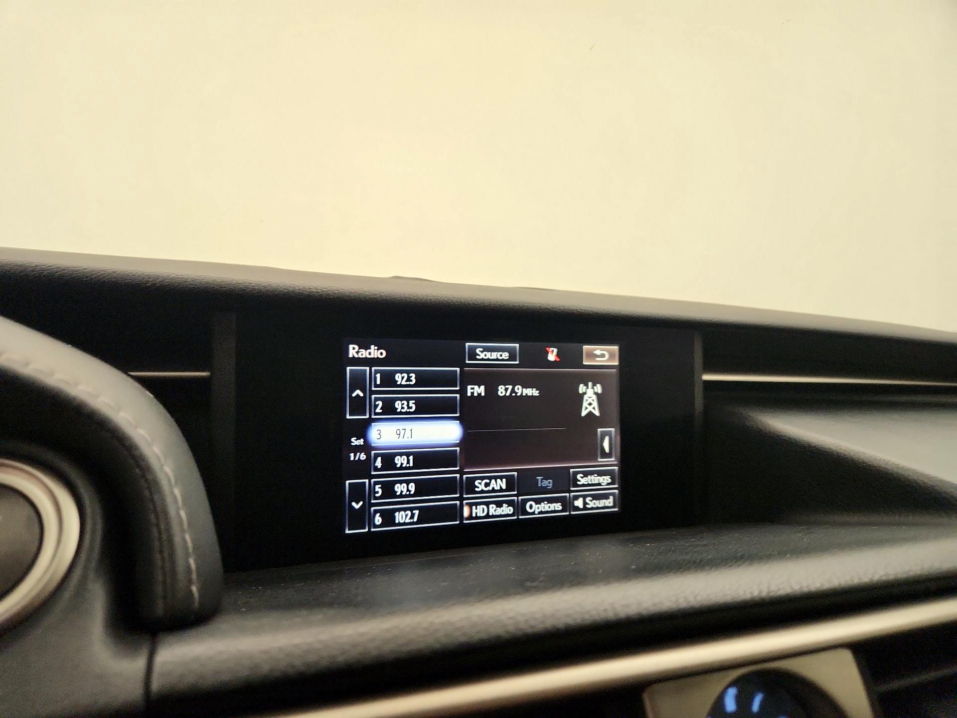 Thumbnail: 2015 Lexus IS - 16
