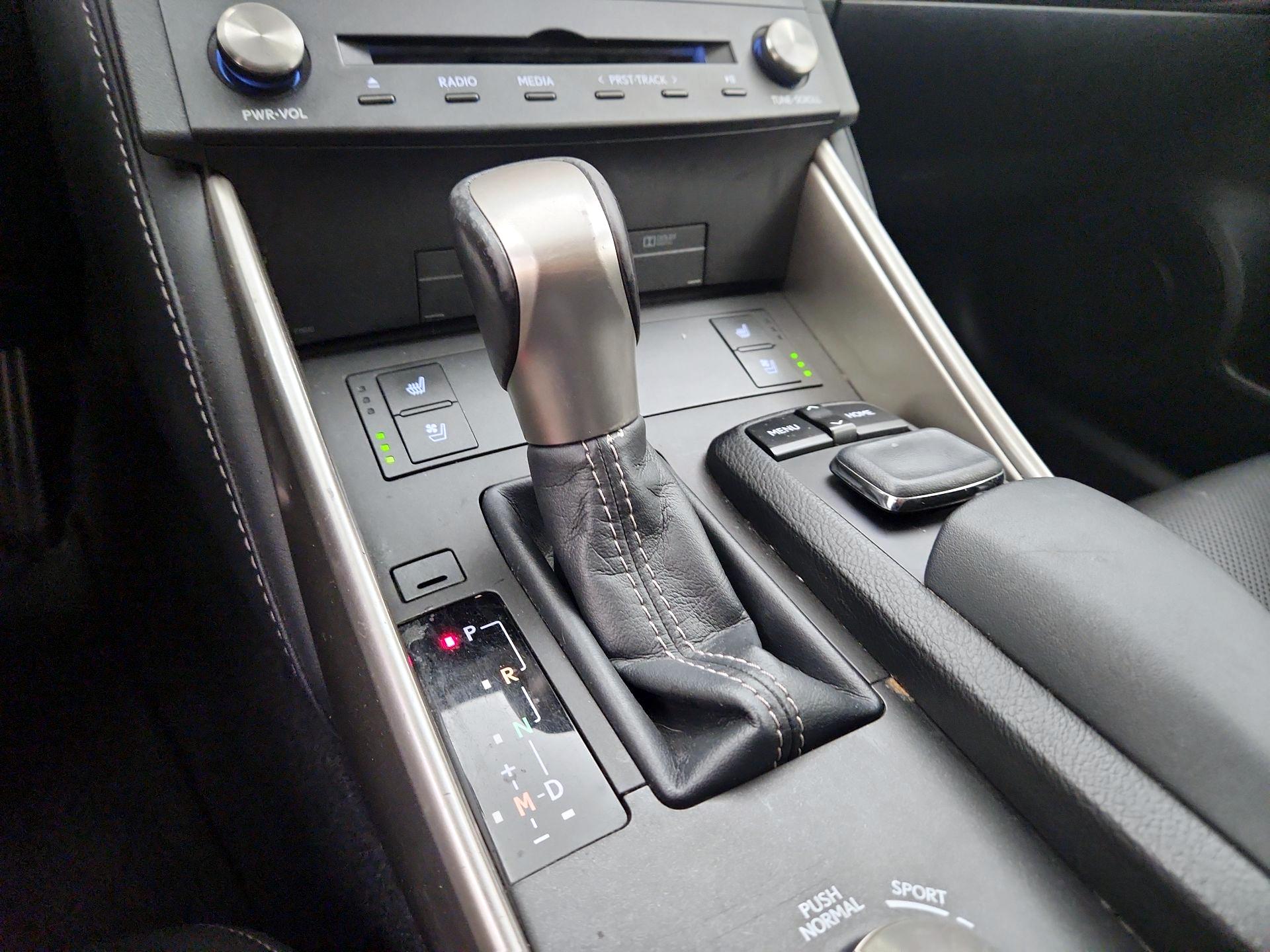Thumbnail: 2015 Lexus IS - 18