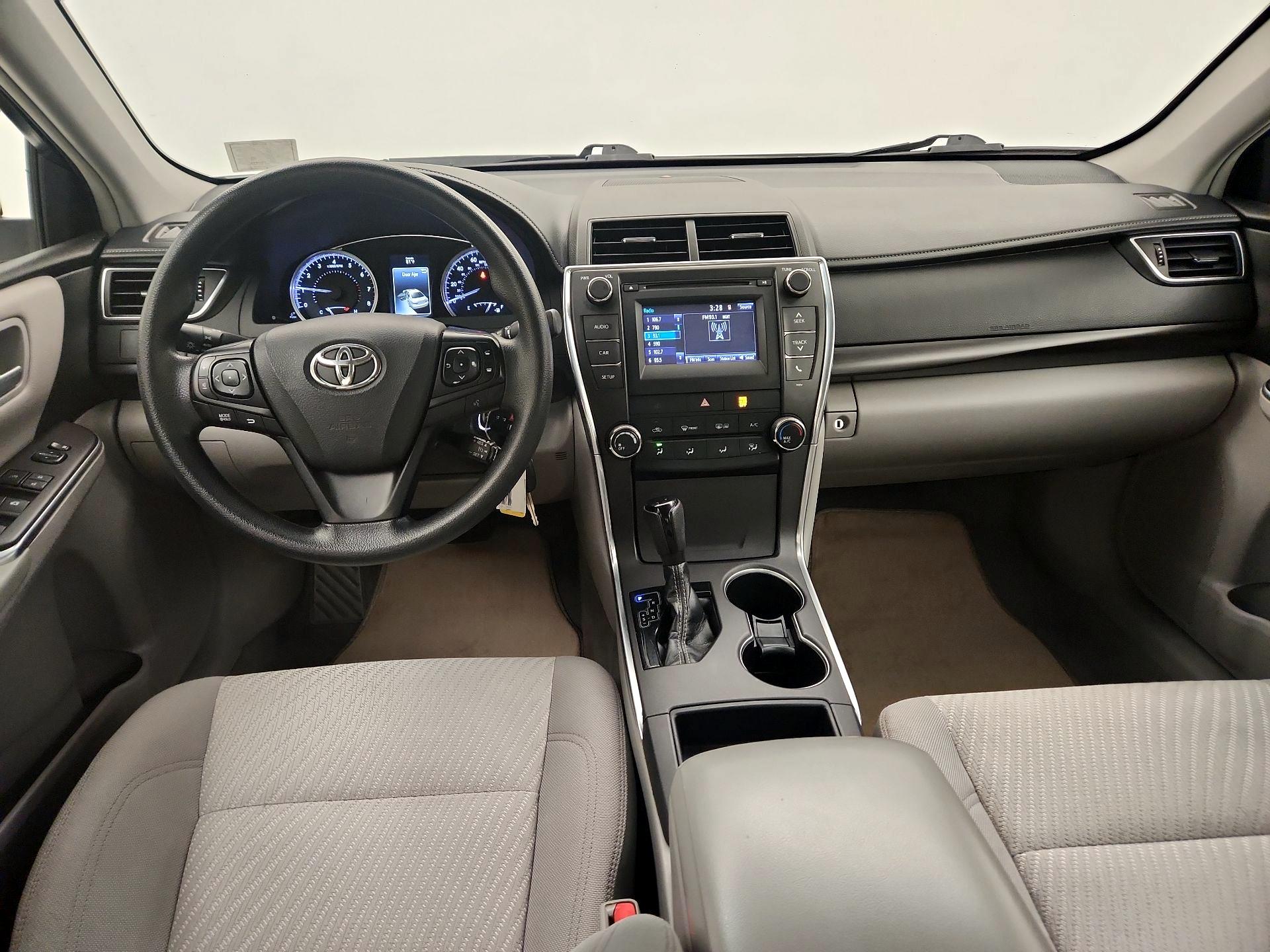 Thumbnail: 2017 Toyota Camry - 9