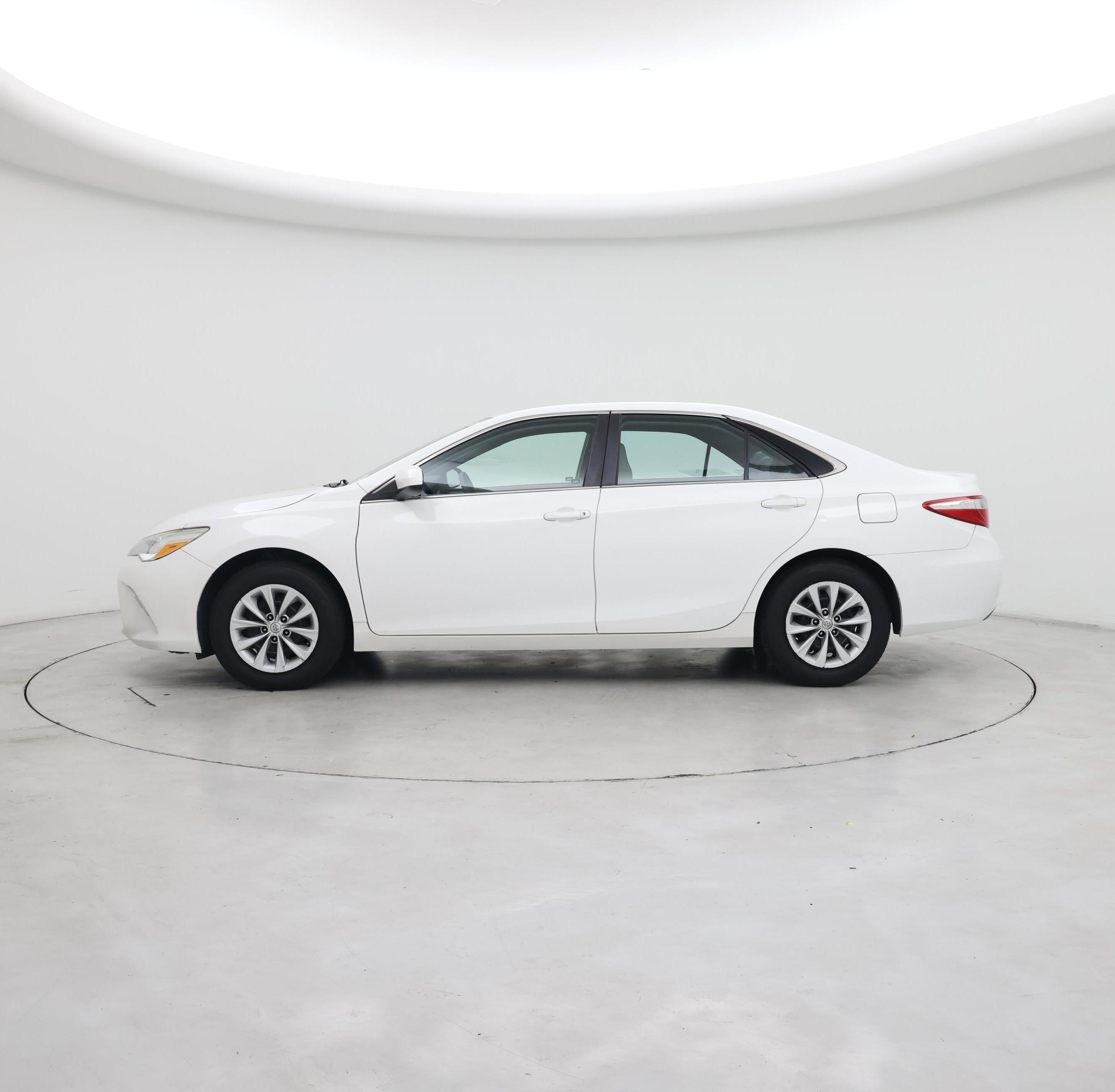 Thumbnail: 2017 Toyota Camry - 3