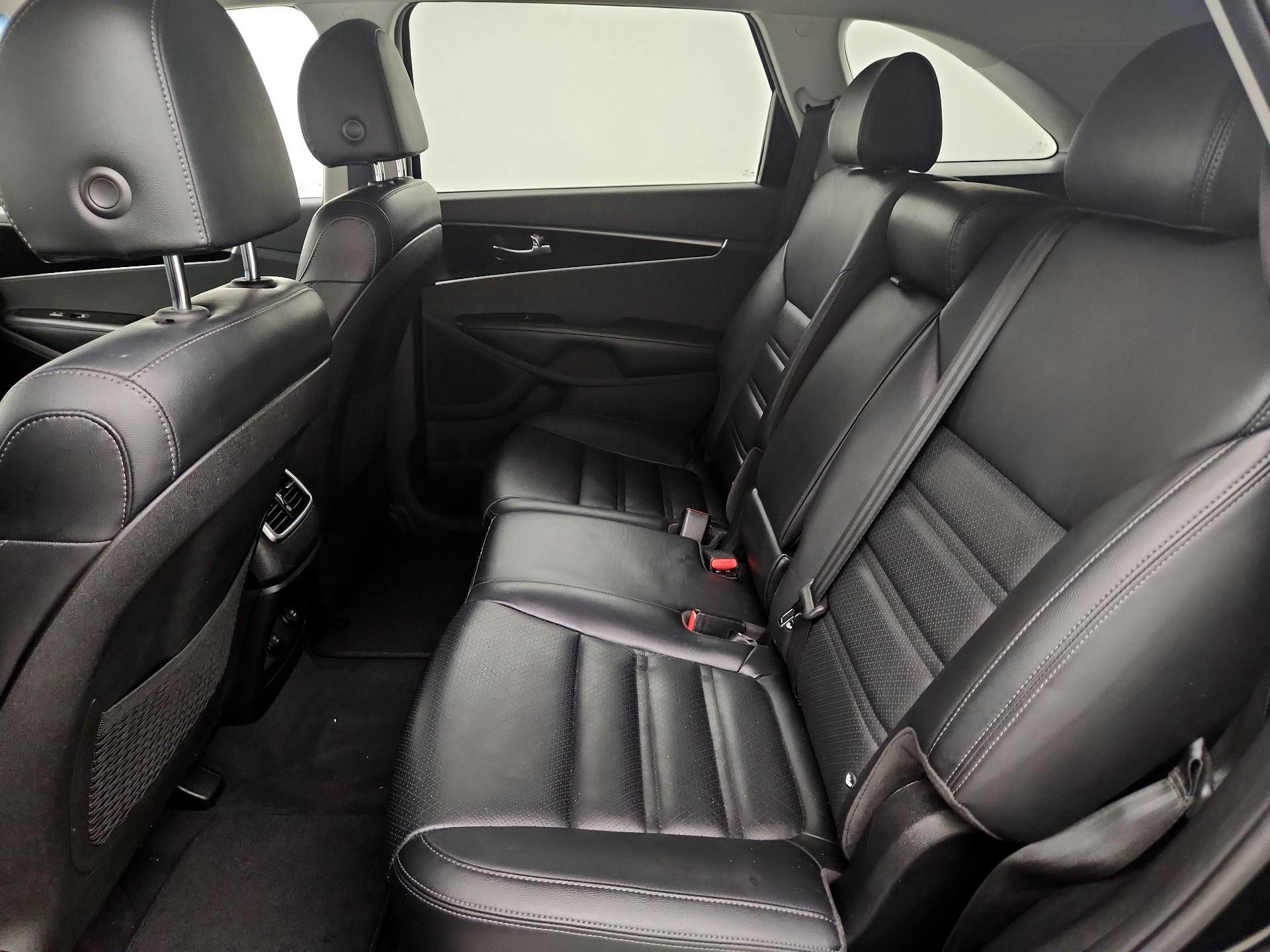 Thumbnail: 2019 Kia Sorento - 19