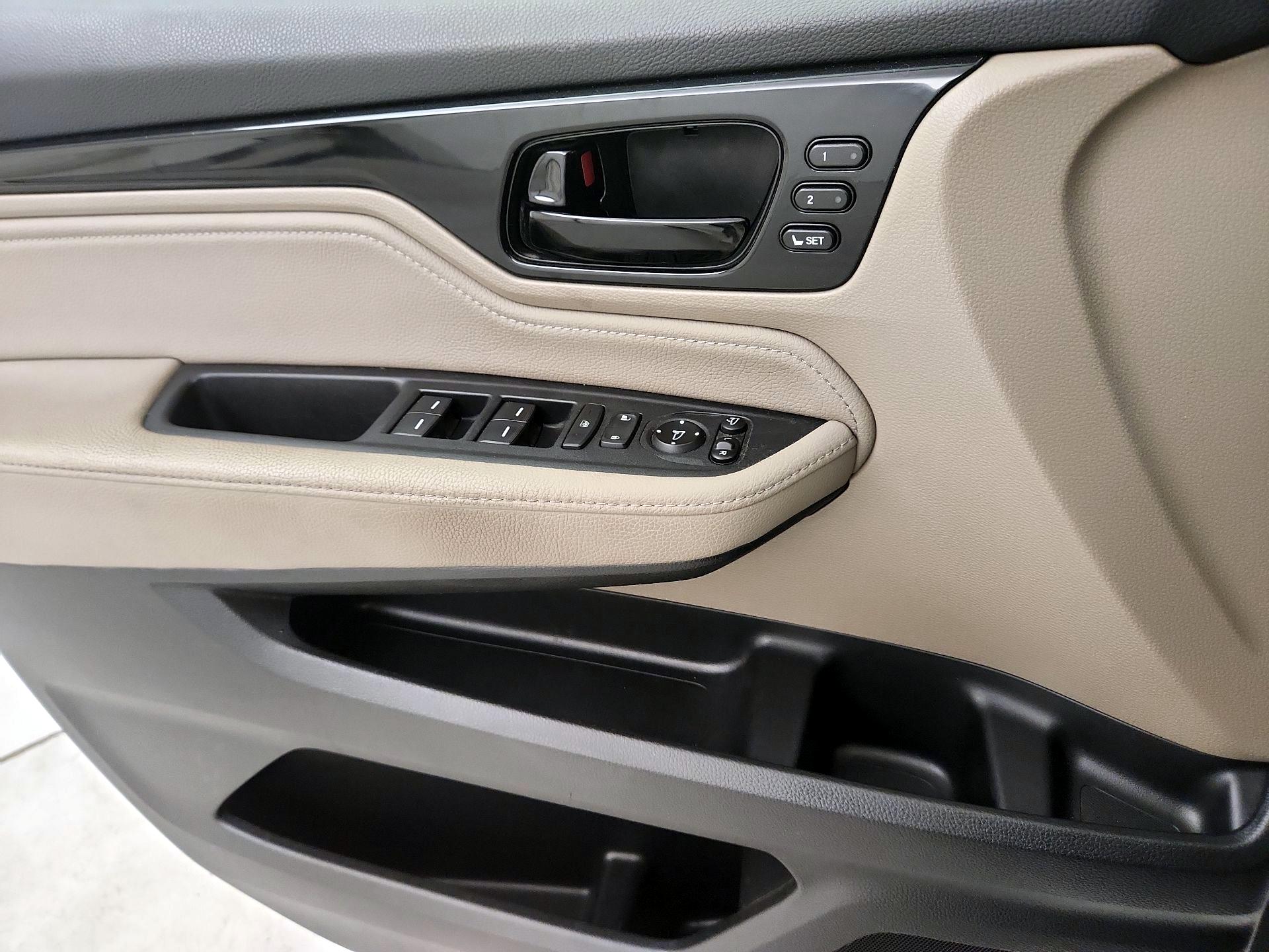 Thumbnail: 2019 Honda Odyssey - 12