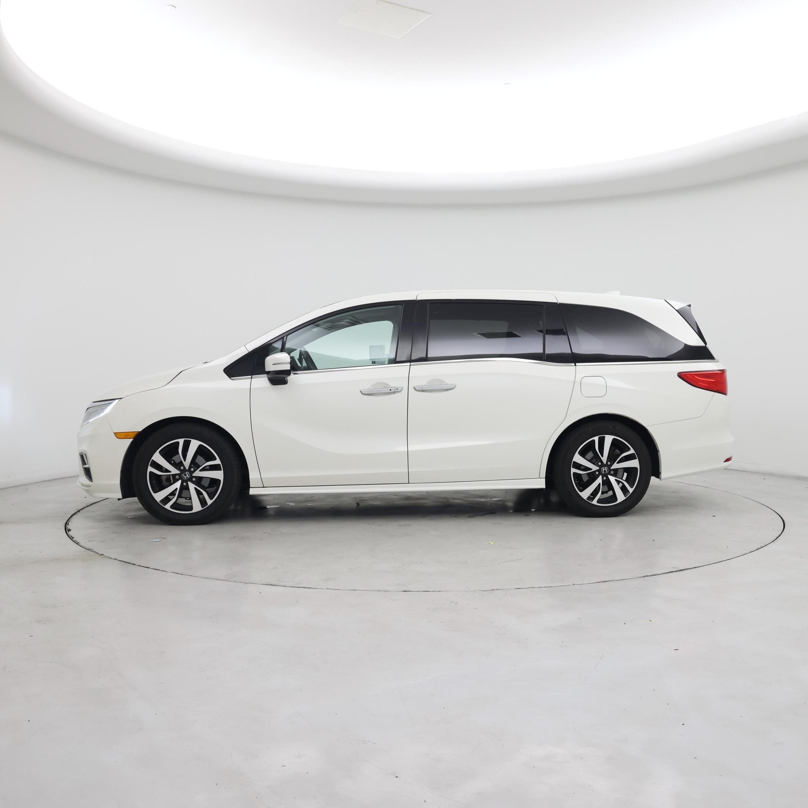 Thumbnail: 2019 Honda Odyssey - 3