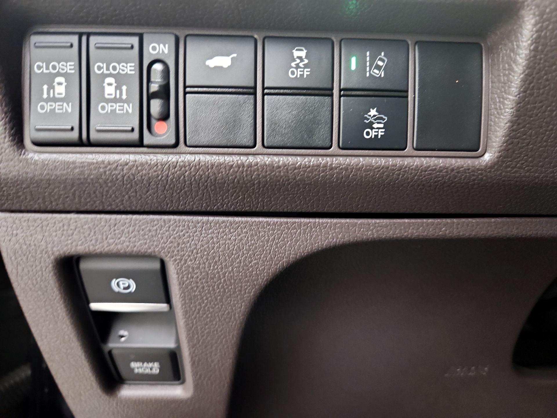 Thumbnail: 2019 Honda Odyssey - 13