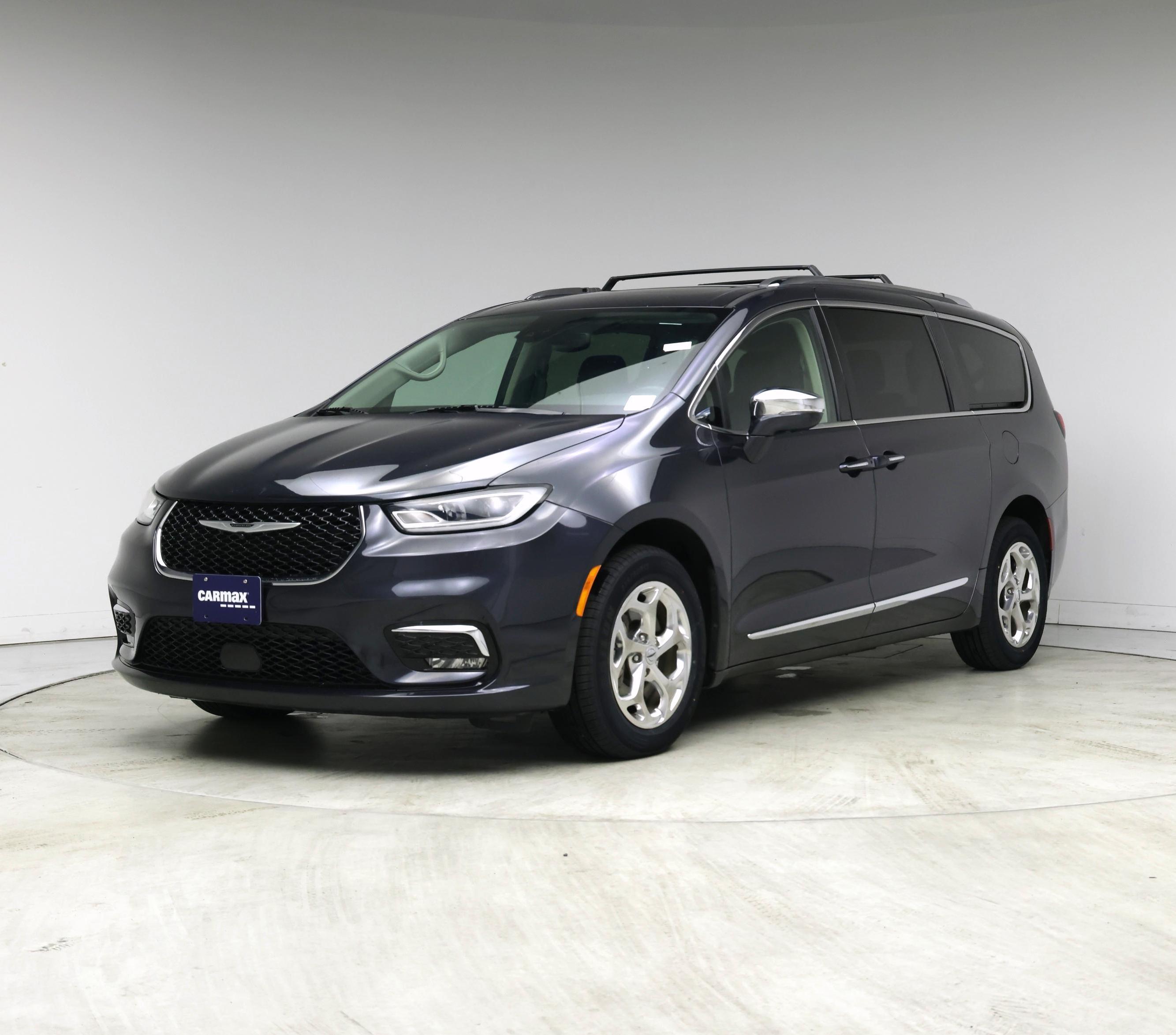 Thumbnail: 2021 Chrysler Pacifica - 4