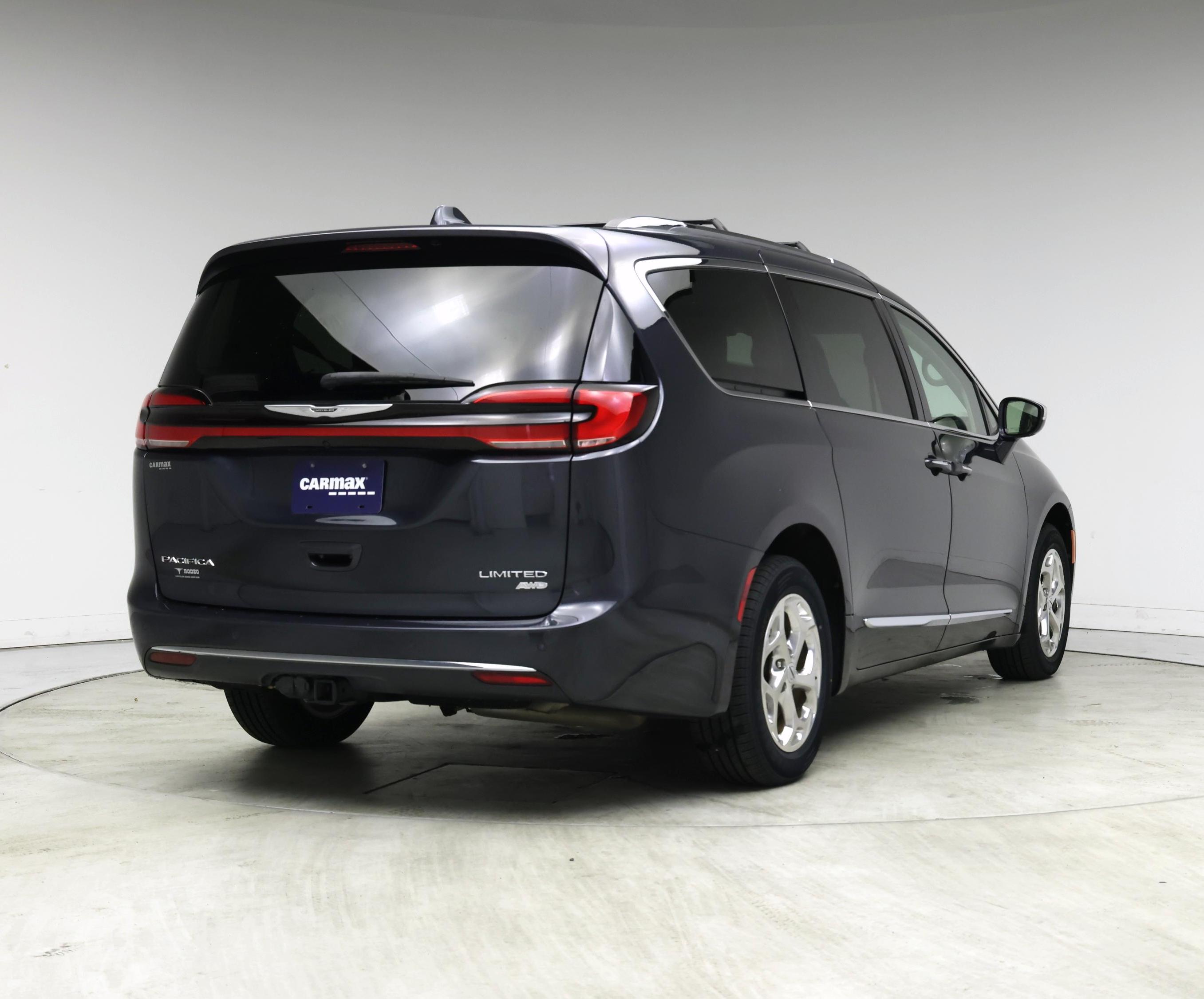 Thumbnail: 2021 Chrysler Pacifica - 8