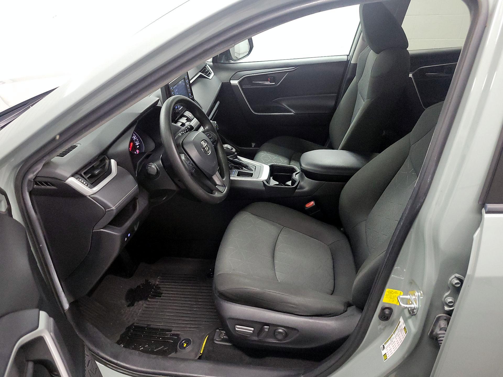 Thumbnail: 2021 Toyota RAV4 - 11