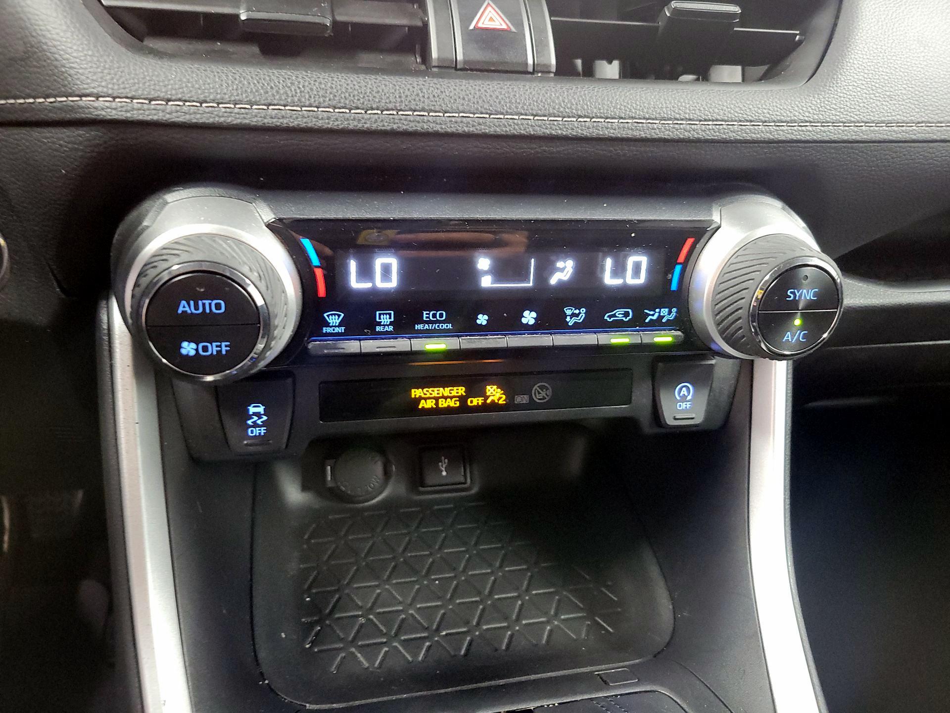 Thumbnail: 2021 Toyota RAV4 - 15