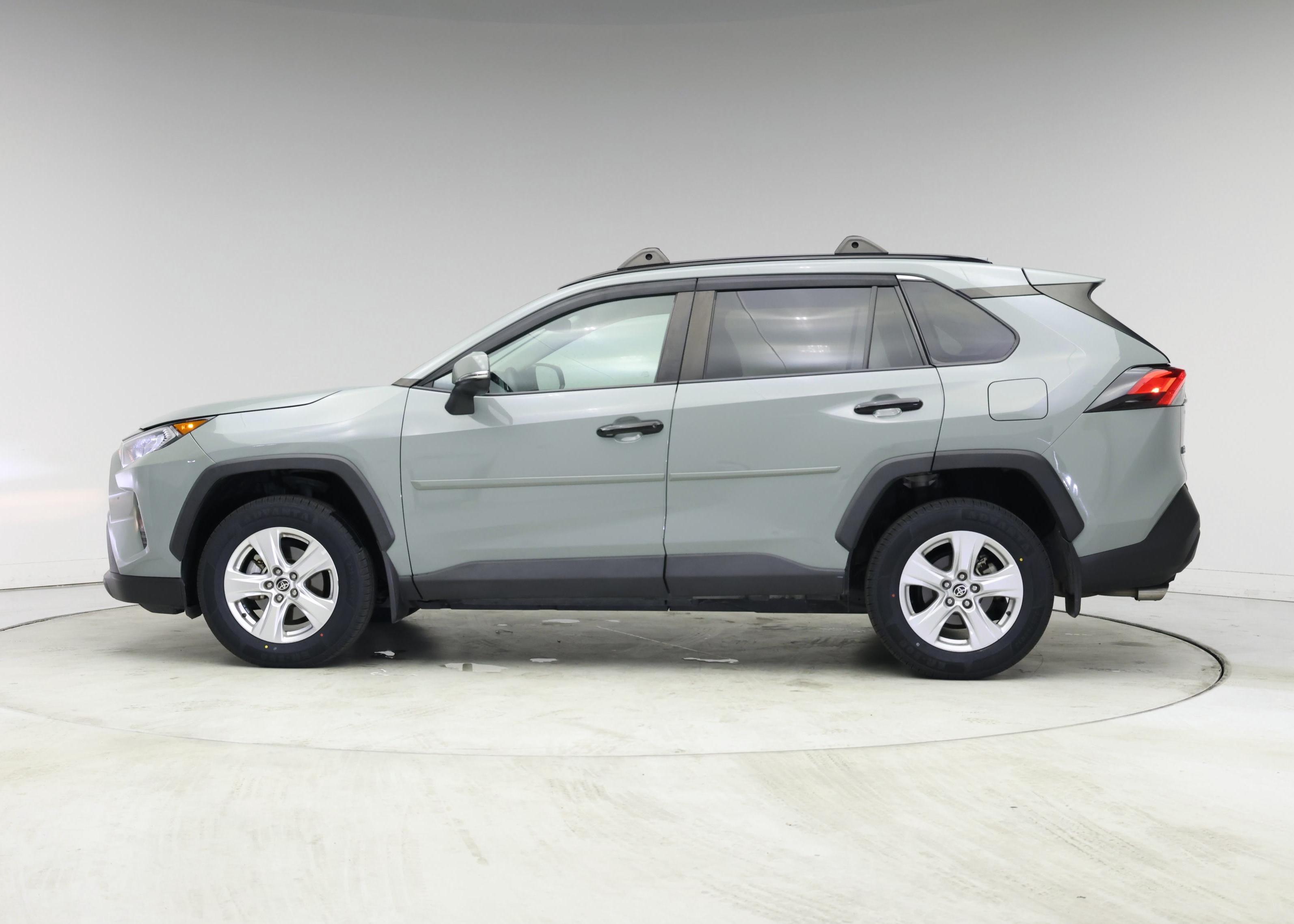 Thumbnail: 2021 Toyota RAV4 - 3