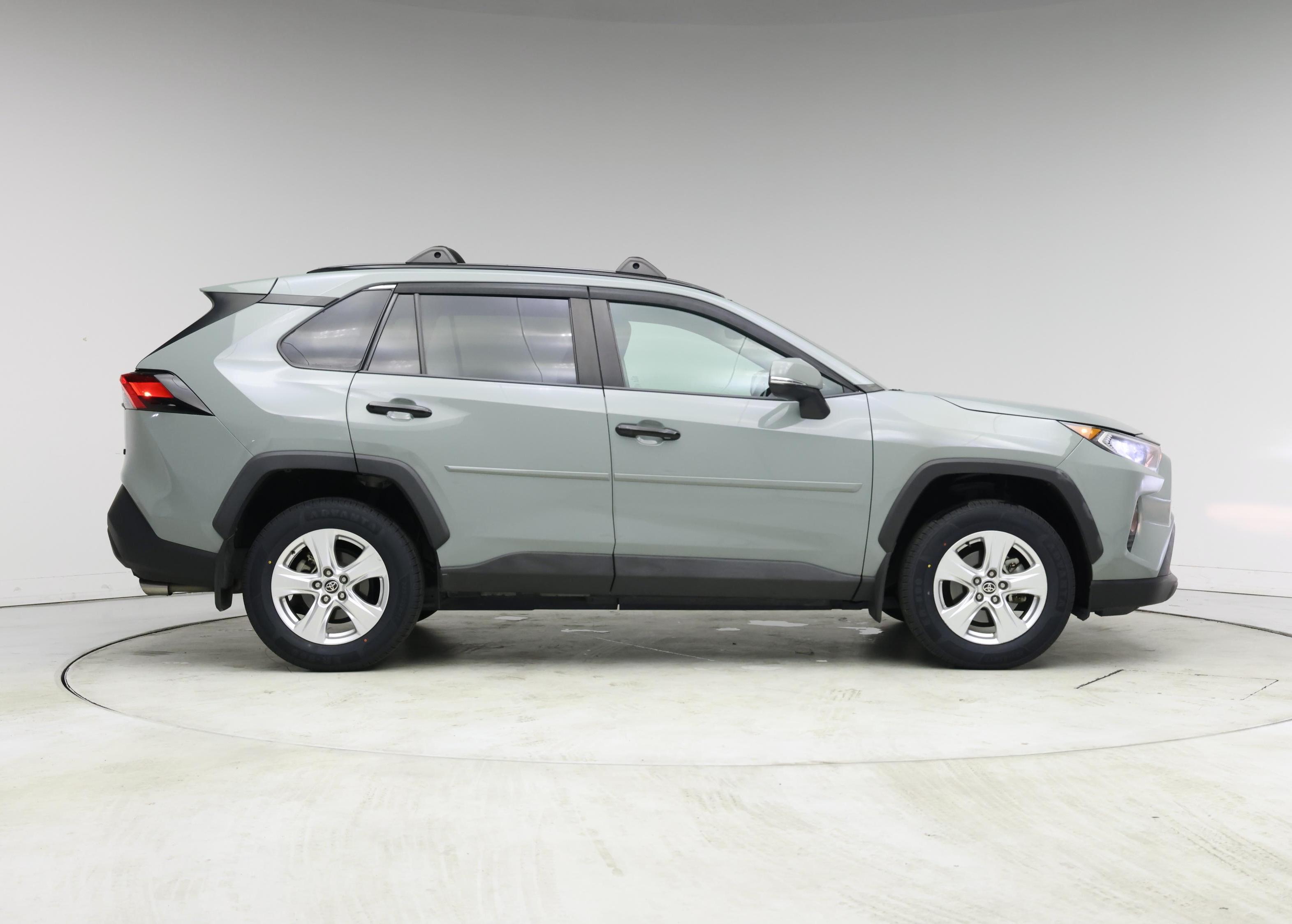 Thumbnail: 2021 Toyota RAV4 - 7