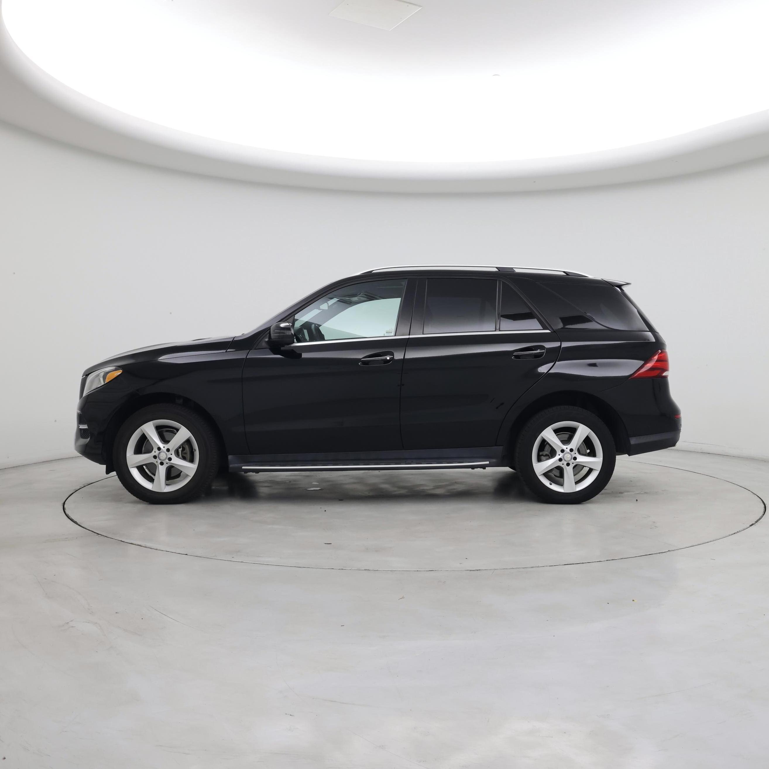 Thumbnail: 2017 Mercedes-Benz GLE - 3