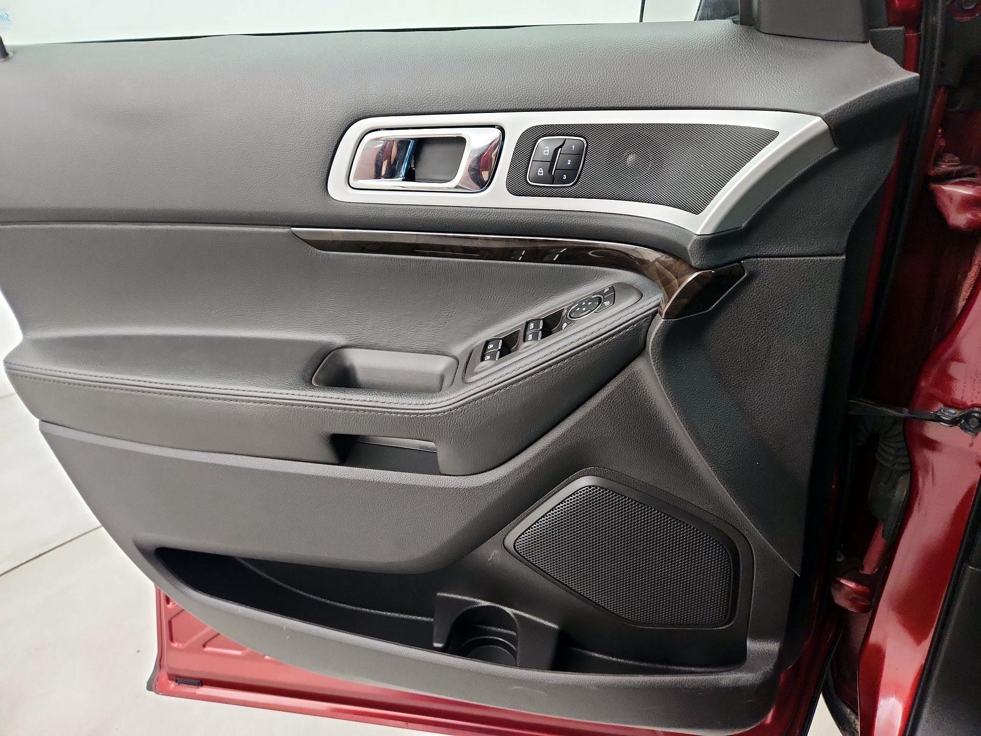 Thumbnail: 2014 Ford Explorer - 12