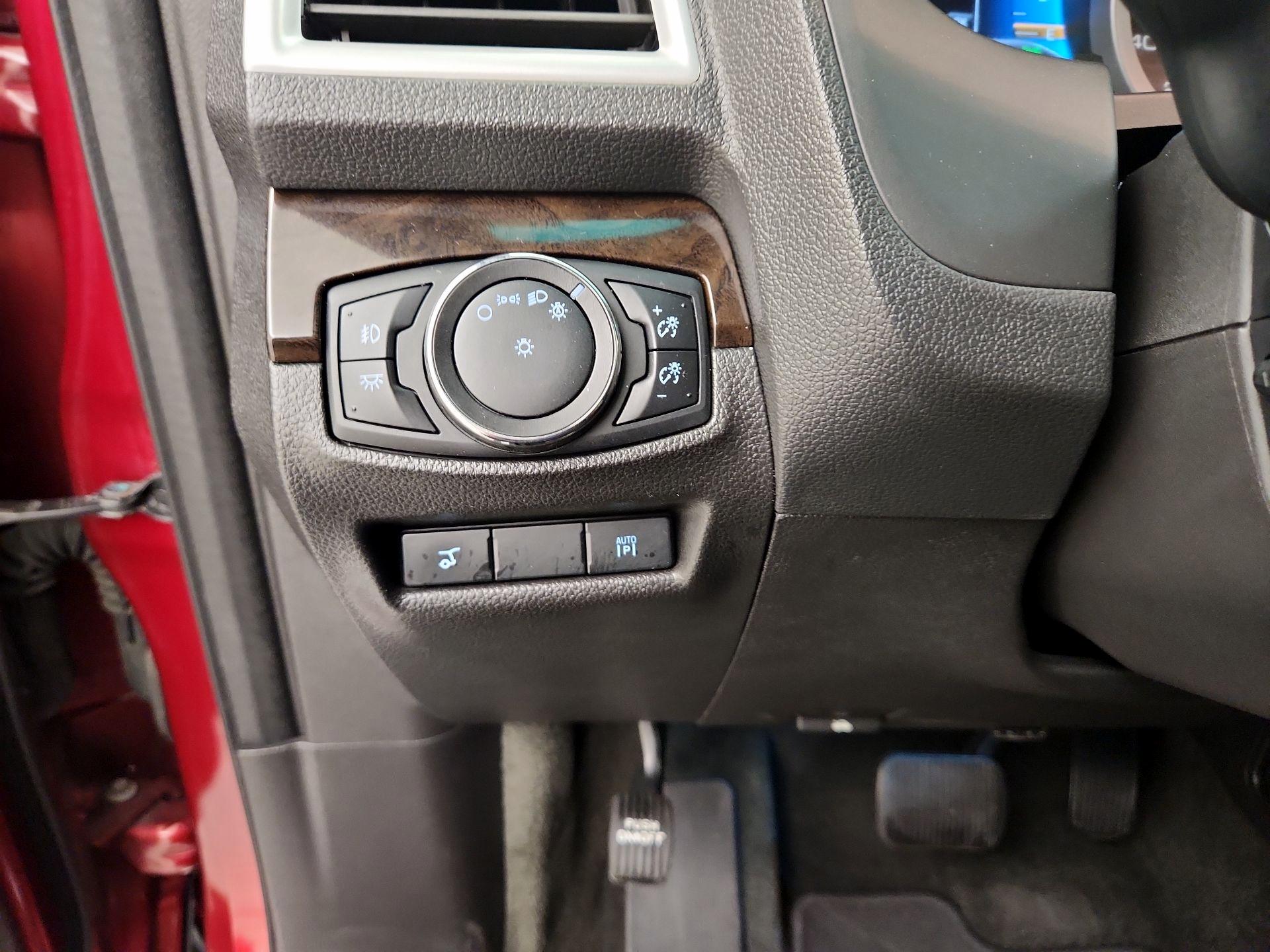 Thumbnail: 2014 Ford Explorer - 13