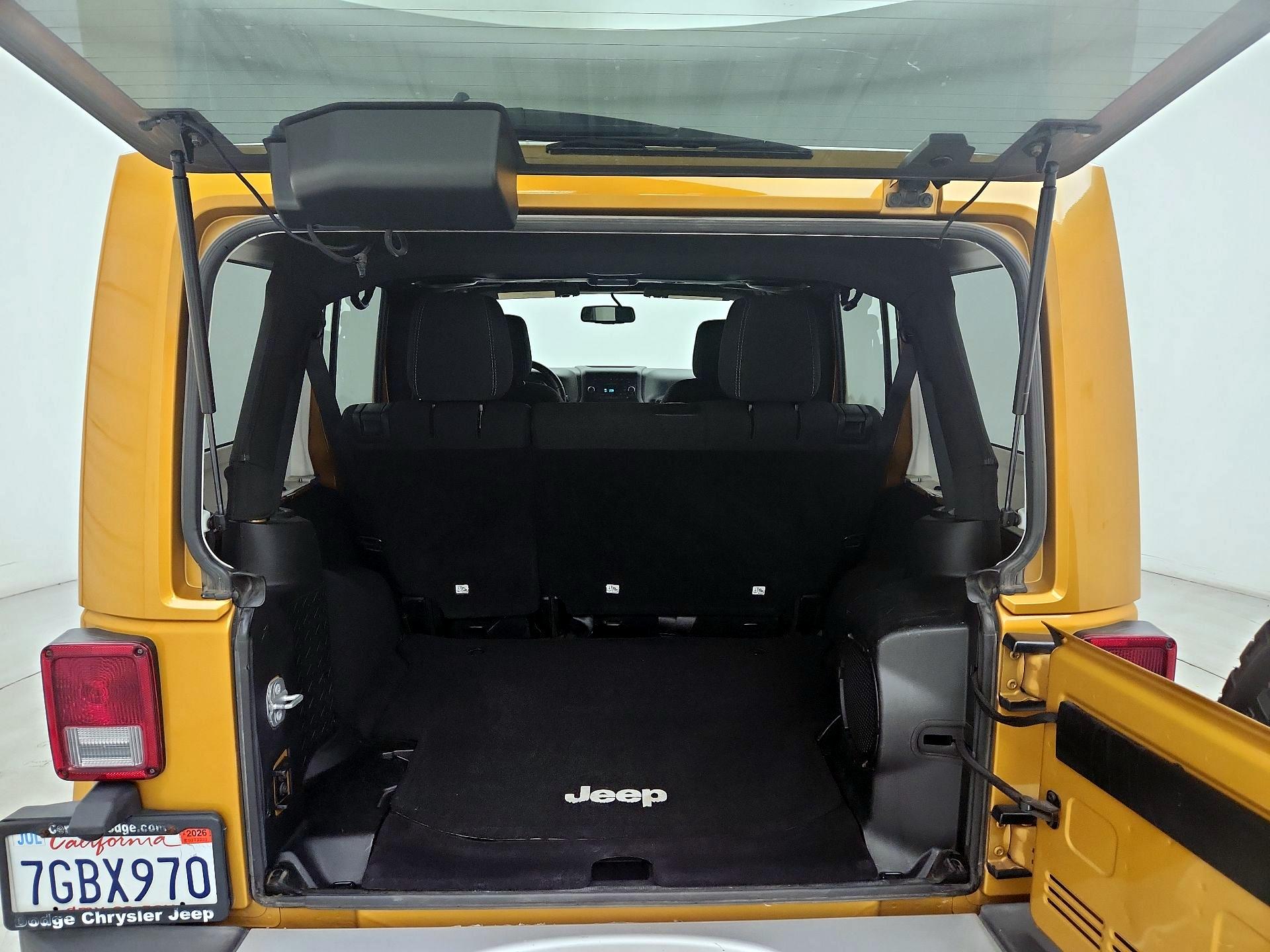 Thumbnail: 2014 Jeep Wrangler - 18