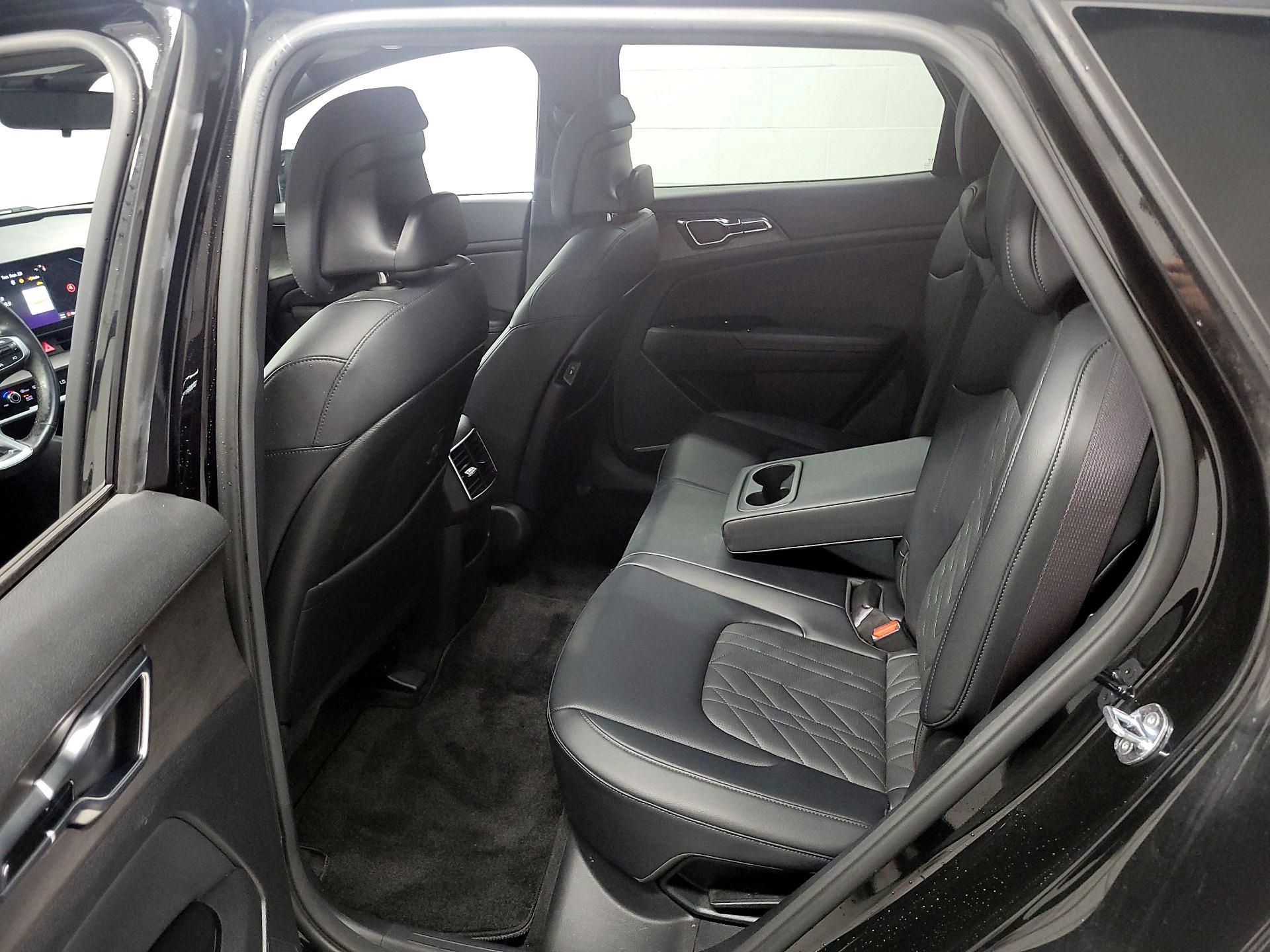 Thumbnail: 2023 Kia Sportage - 17