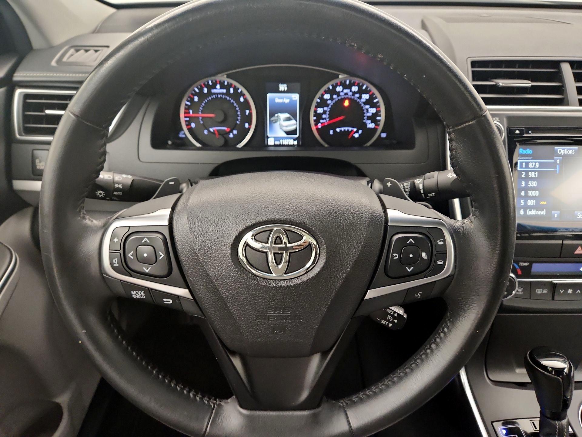 Thumbnail: 2015 Toyota Camry - 10