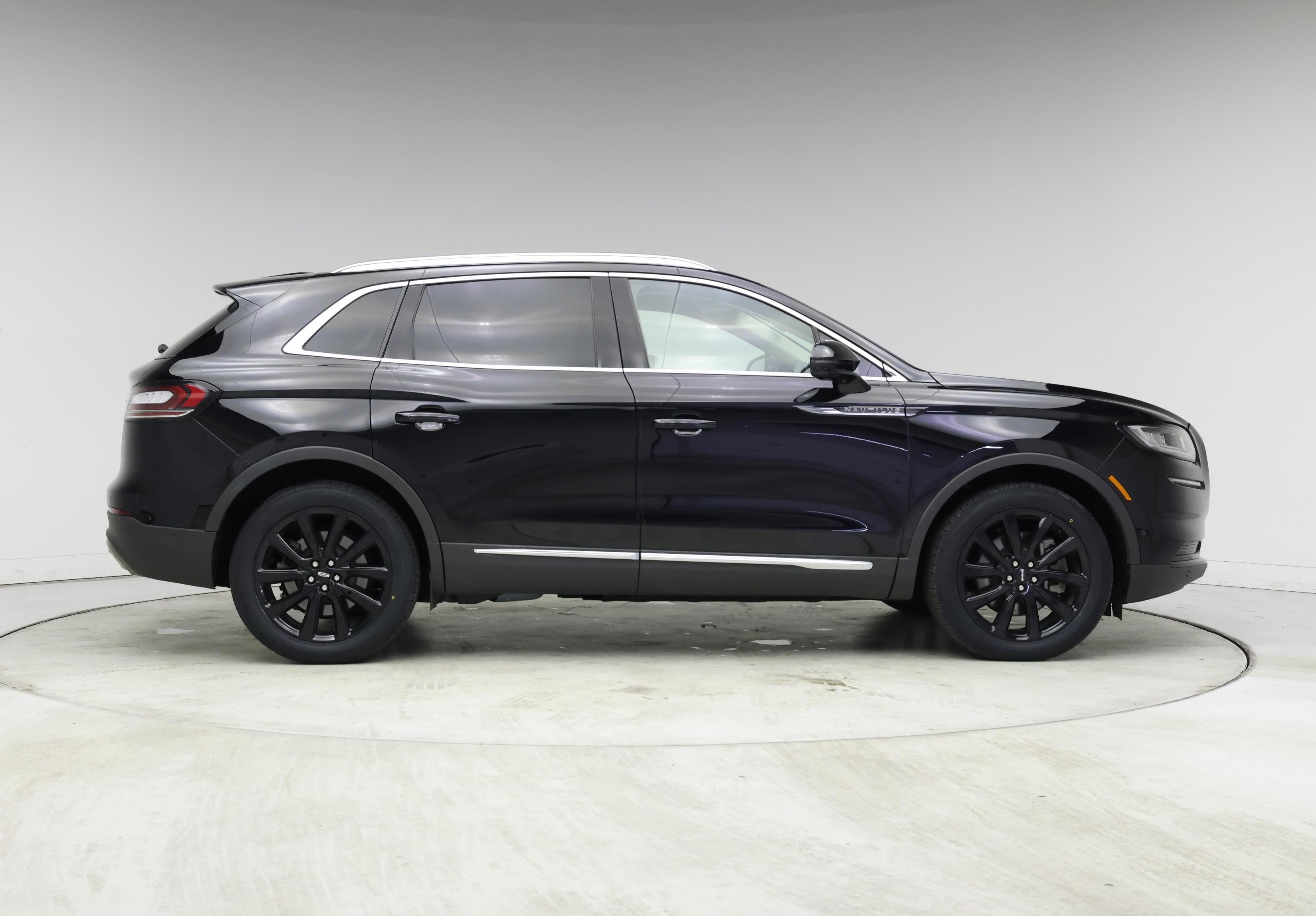 Thumbnail: 2022 Lincoln Nautilus - 7