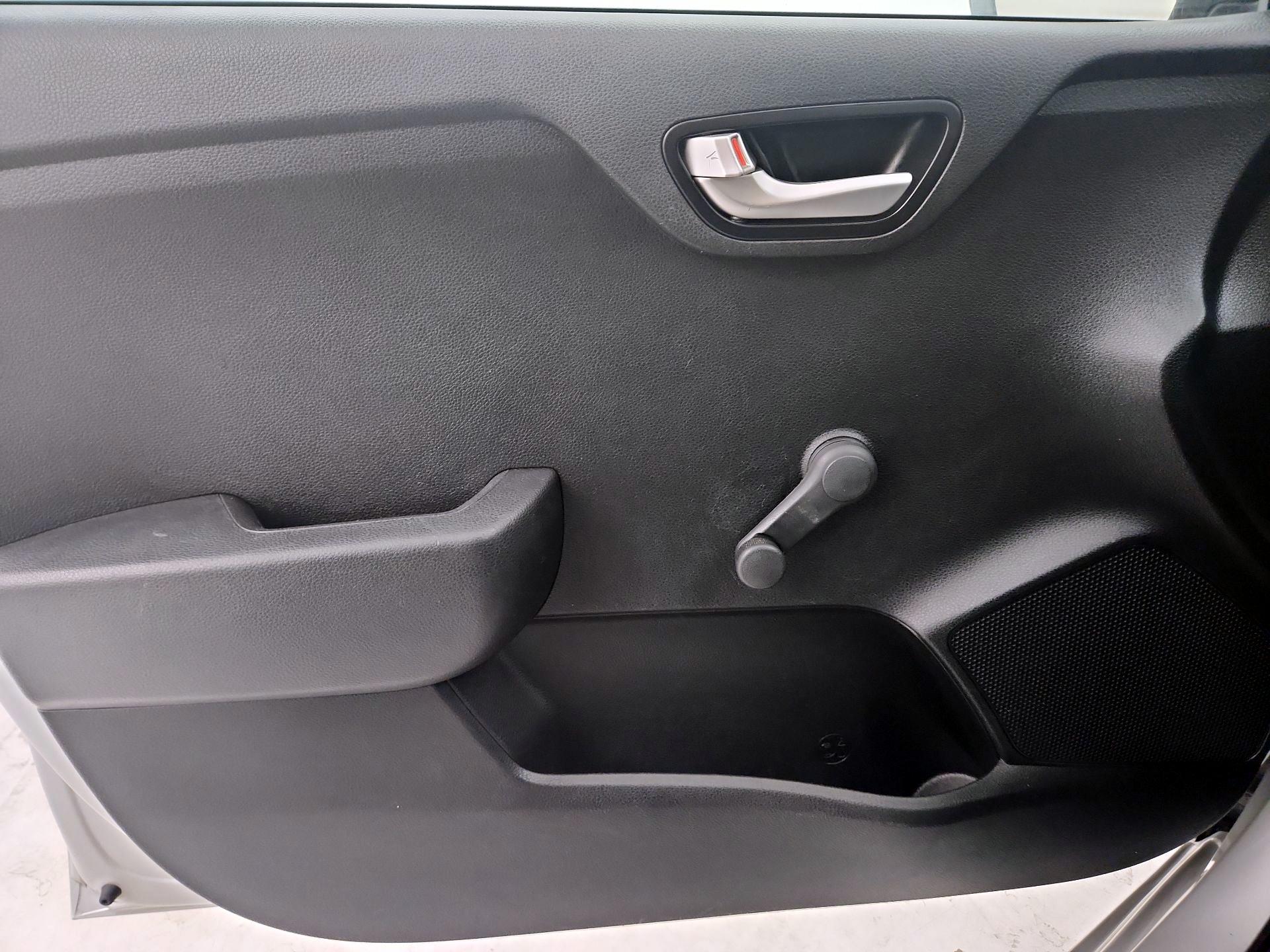 Thumbnail: 2018 Kia Rio5 - 12