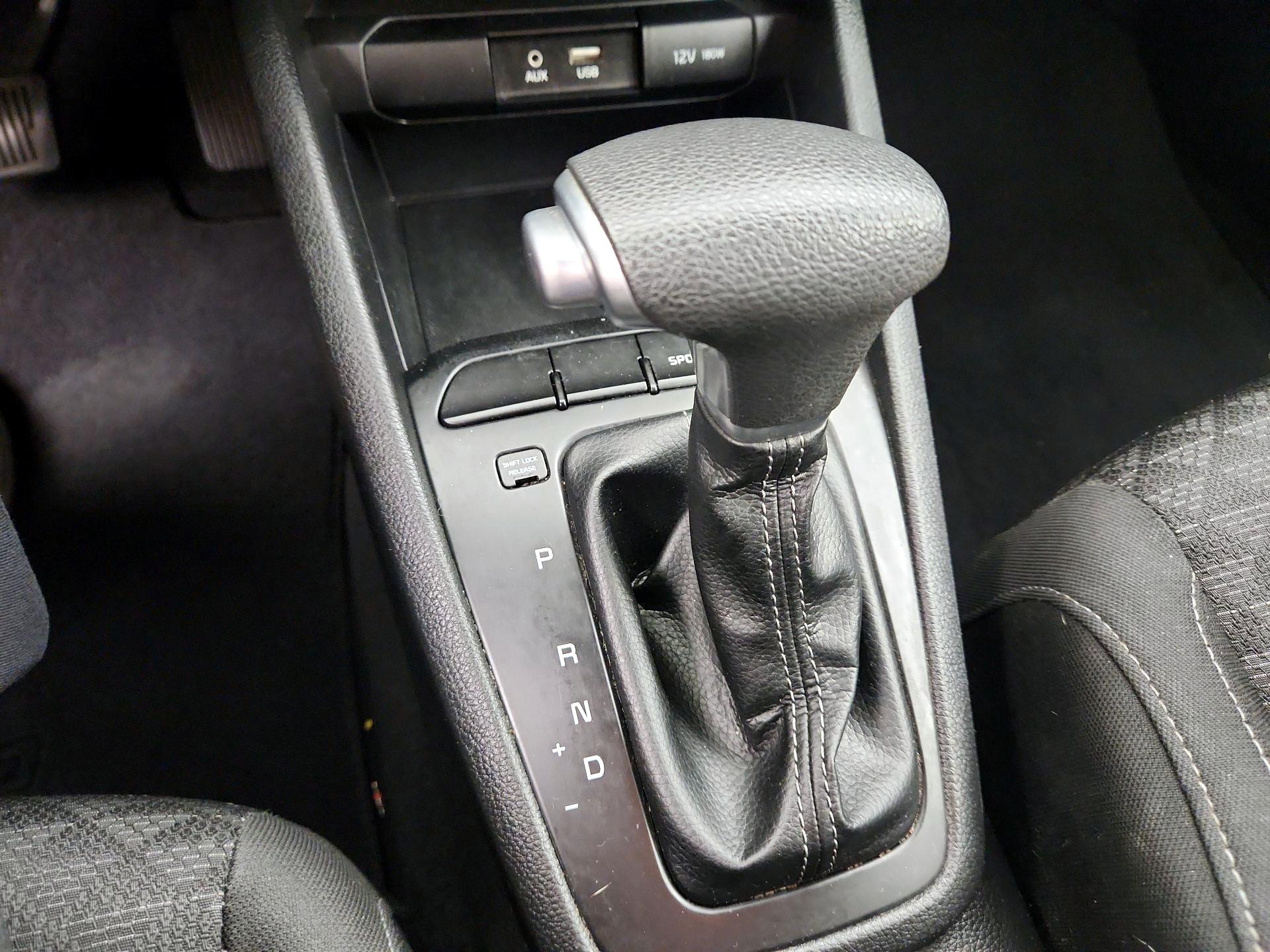 Thumbnail: 2018 Kia Rio5 - 15