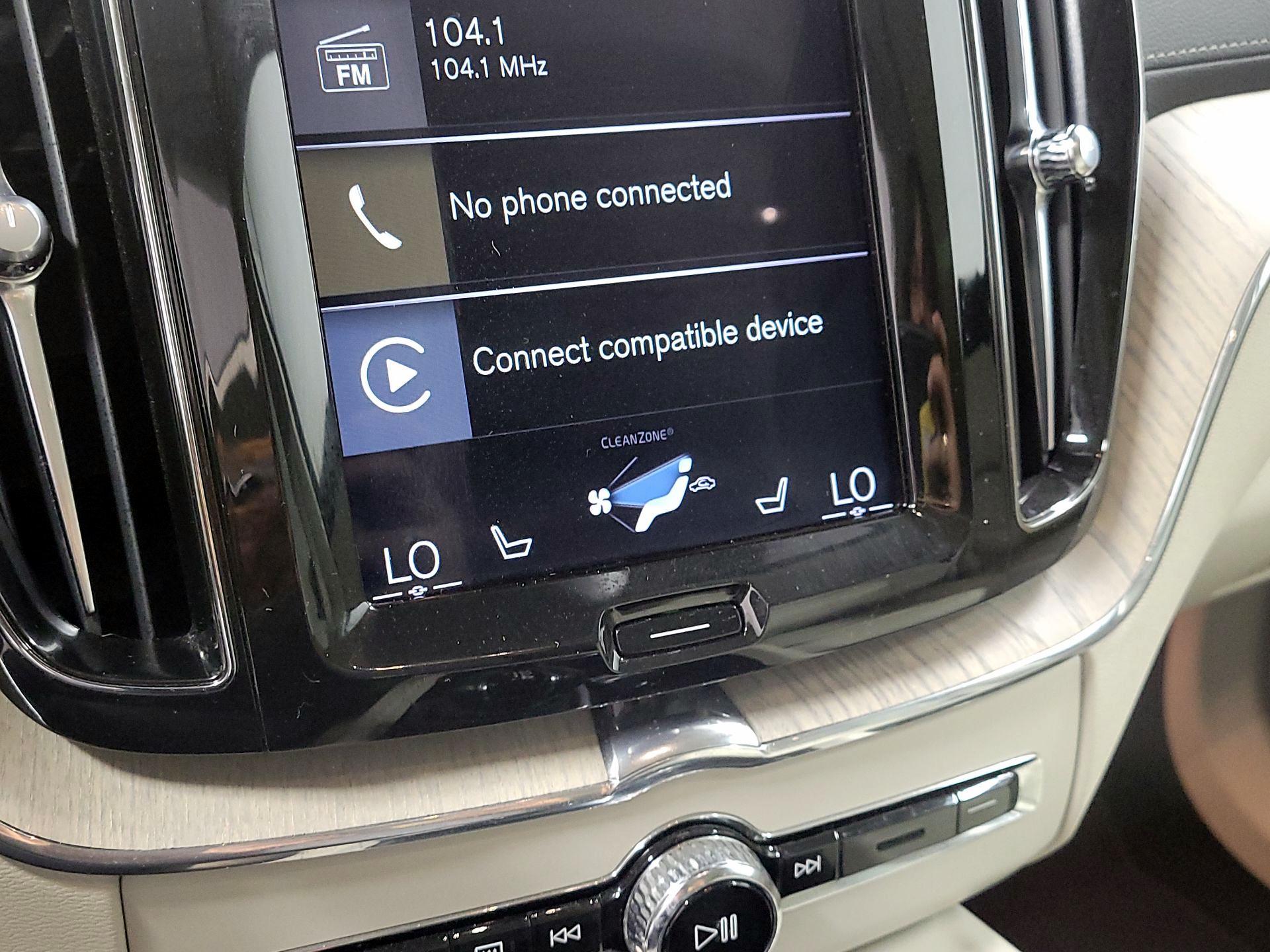 Thumbnail: 2020 Volvo XC60 - 16