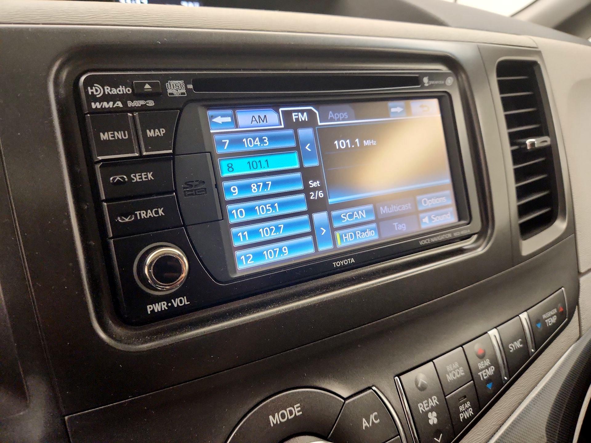 Thumbnail: 2014 Toyota Sienna - 16